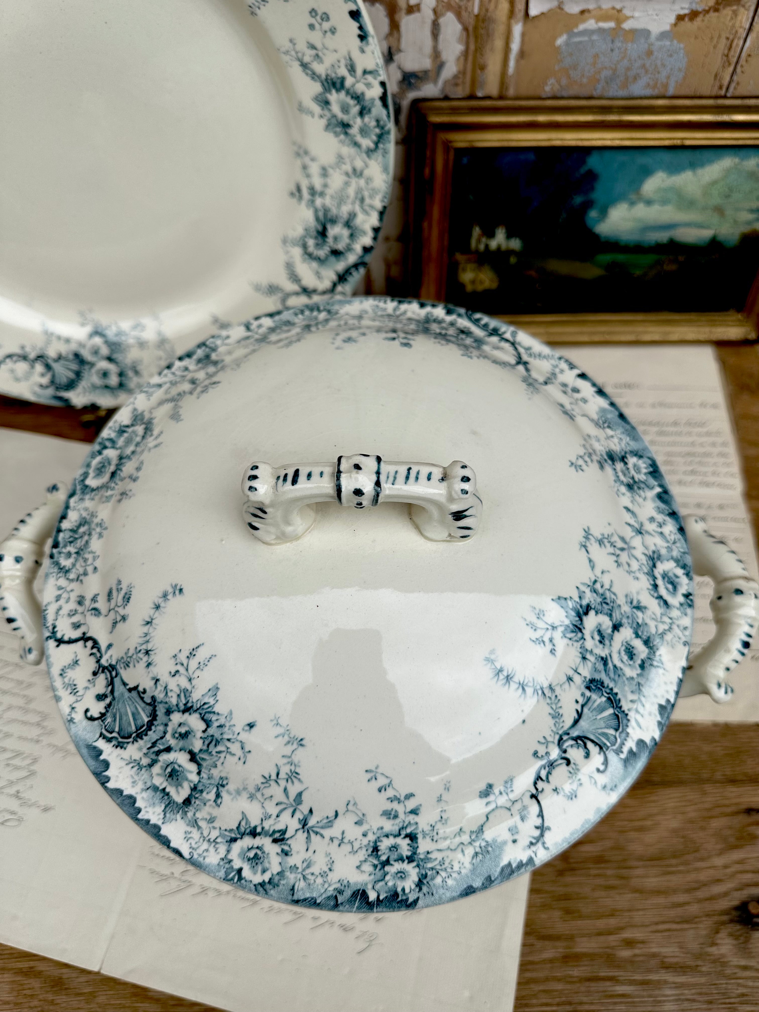 Large Choisy le Roi Derby tureen