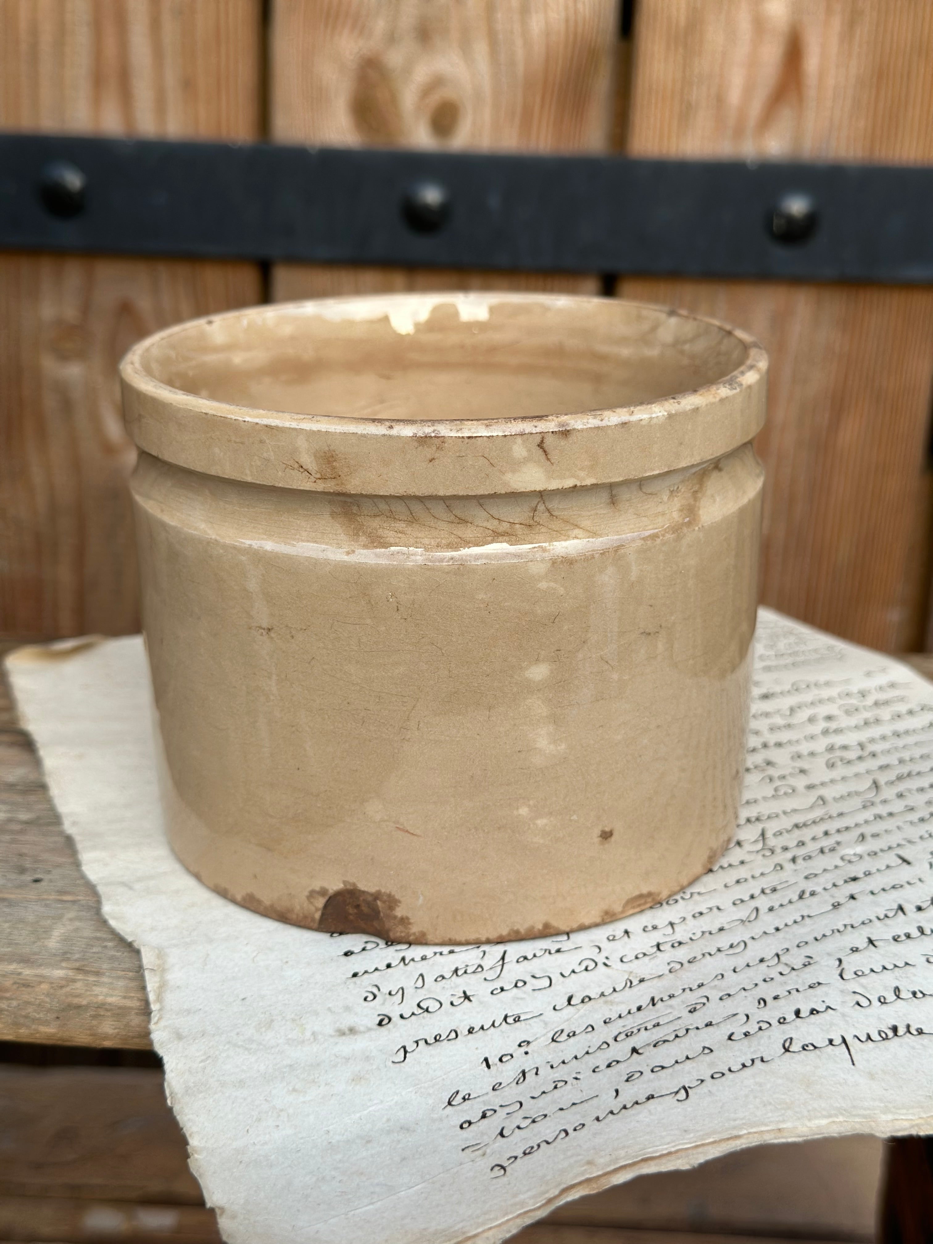Pot à graisse terre de fer patiné