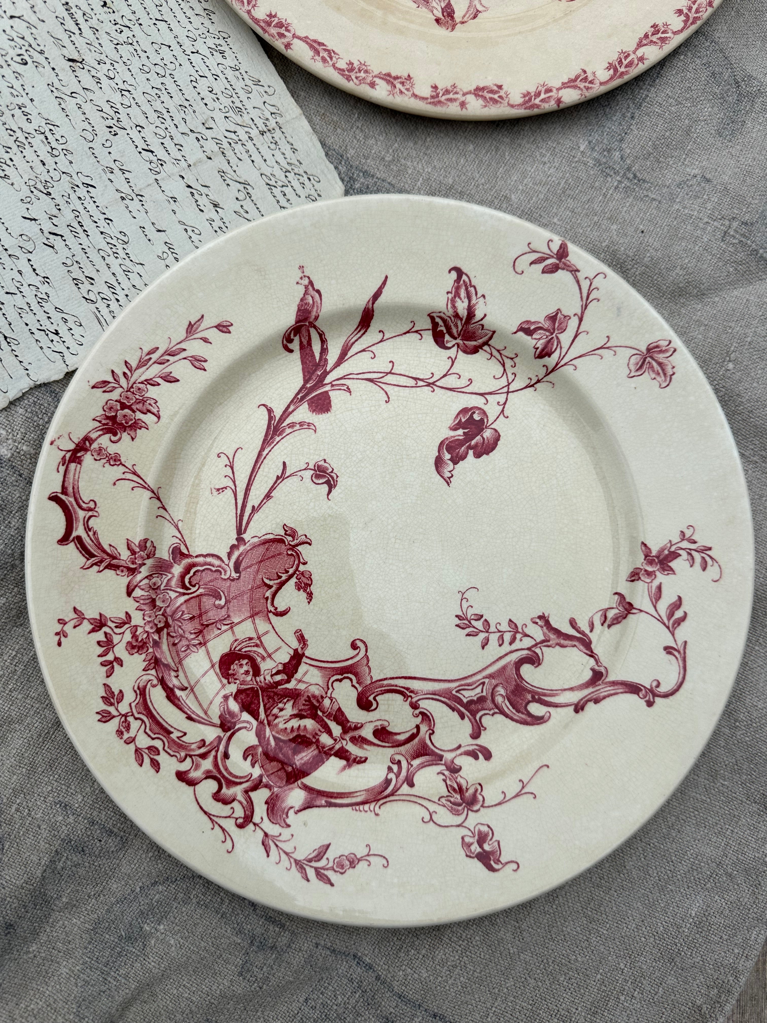 II. Suite de 6 assiettes plates dépareillées