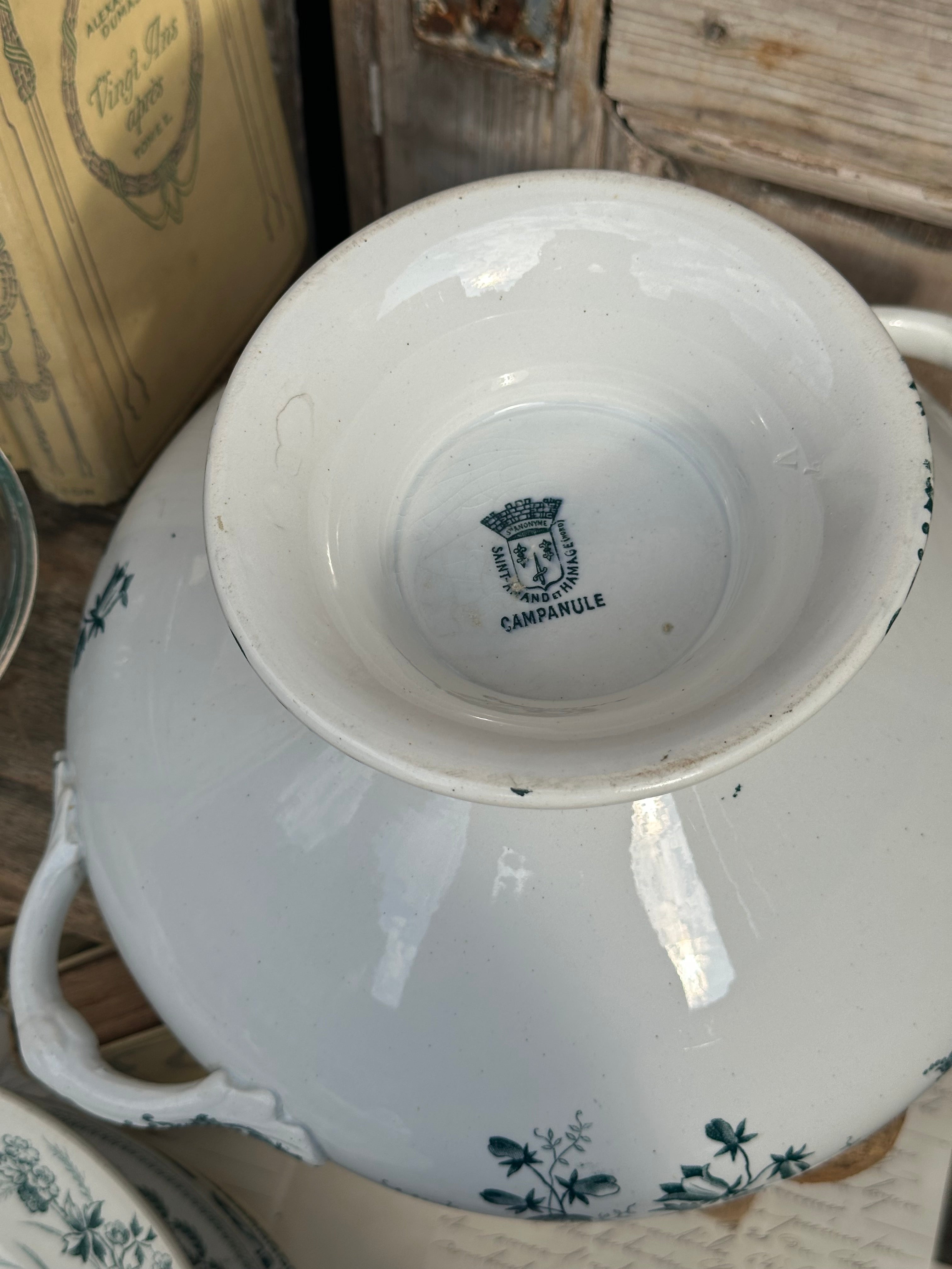 St. Amand tureen, Campanule pattern