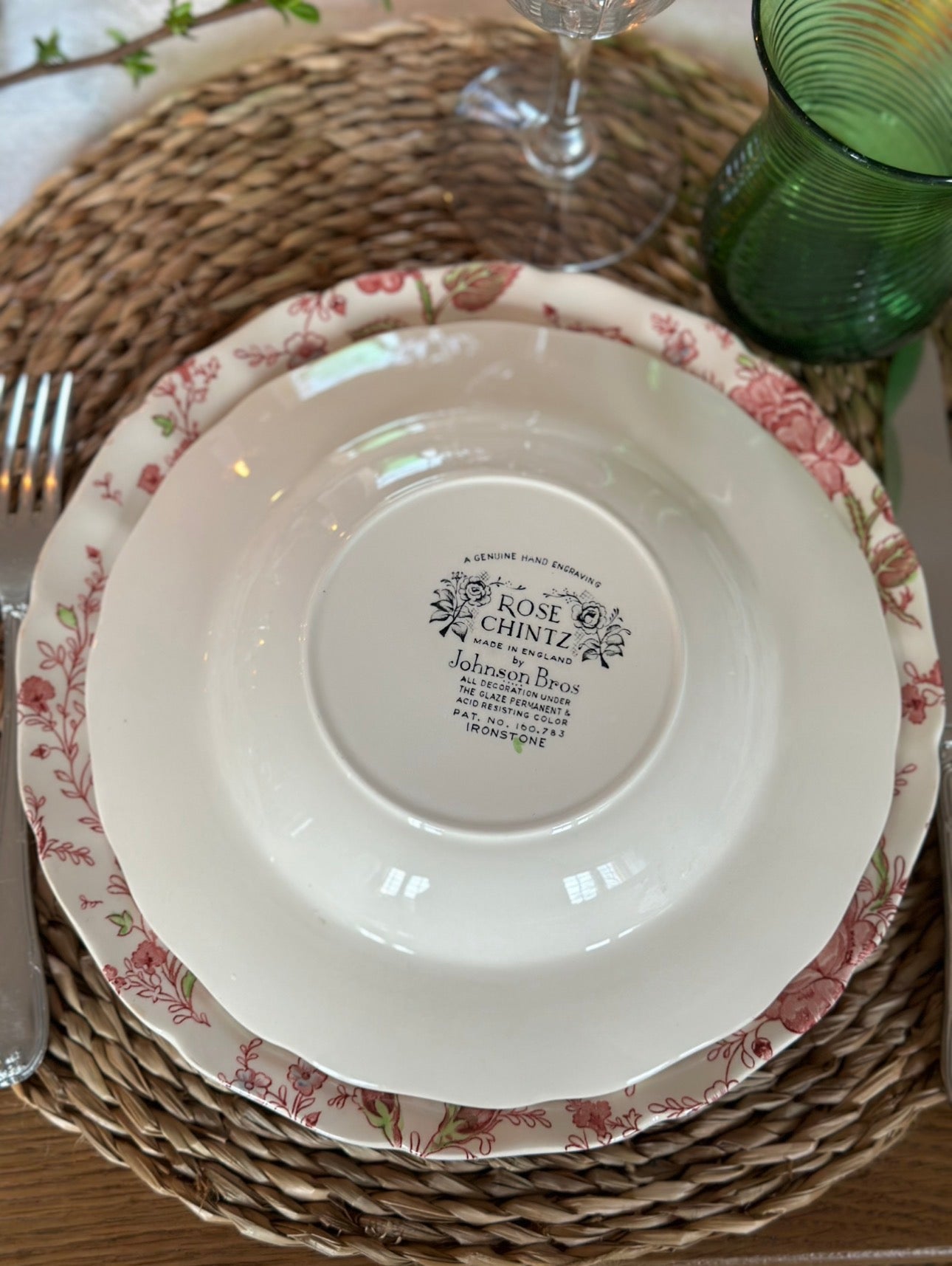 Suite de 6 assiettes creuses Johnson Bros modèle Rose Chintz