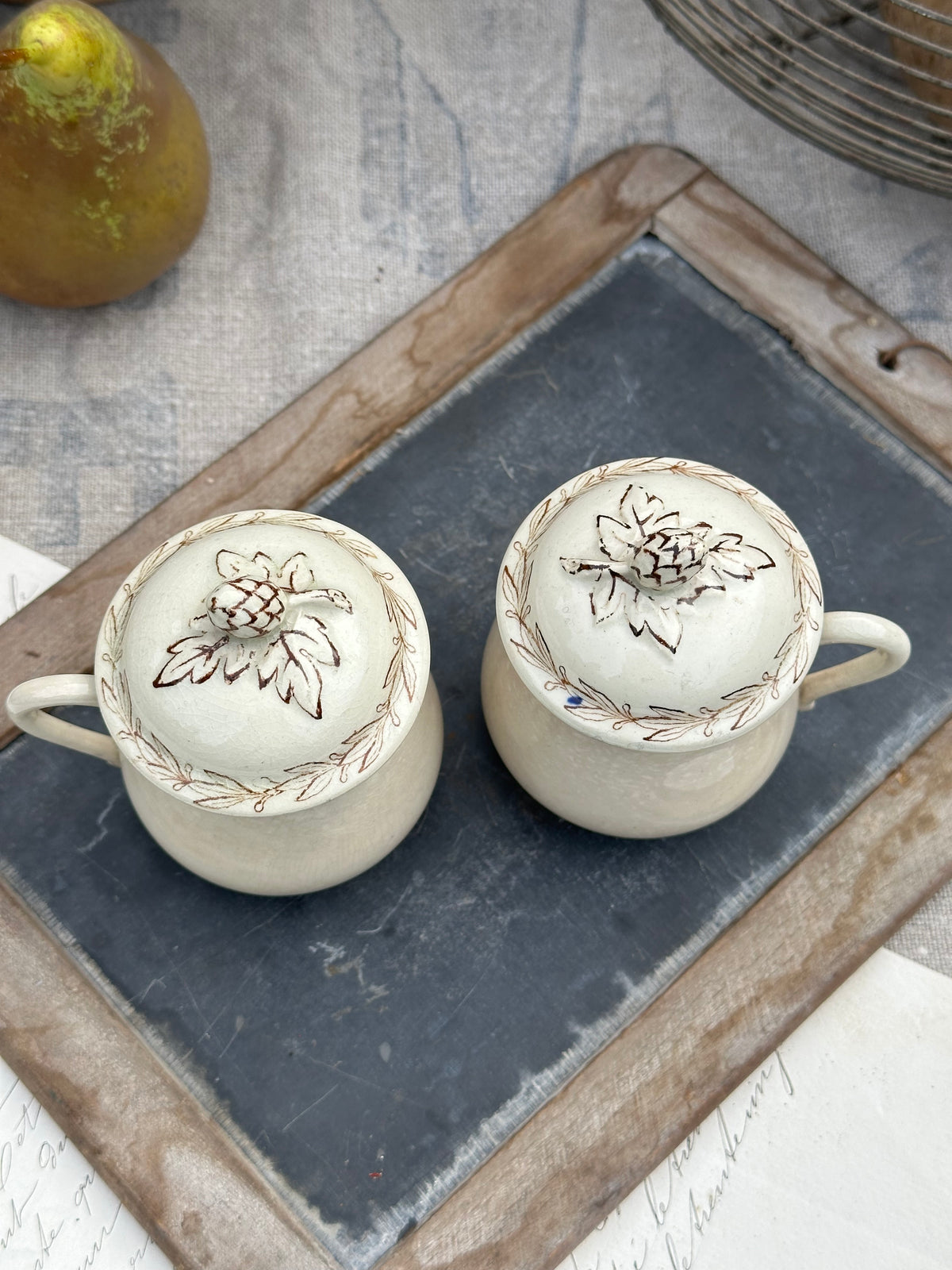 Duo de pots à crème terre de fer patinés