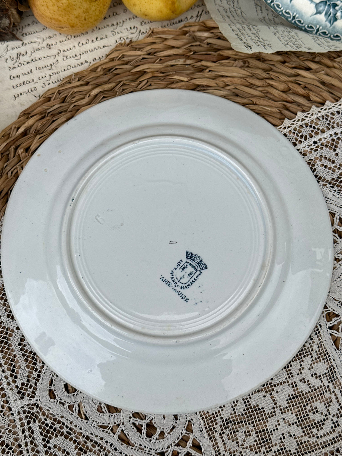 D. Suite de 6 assiettes à dessert dépareillées