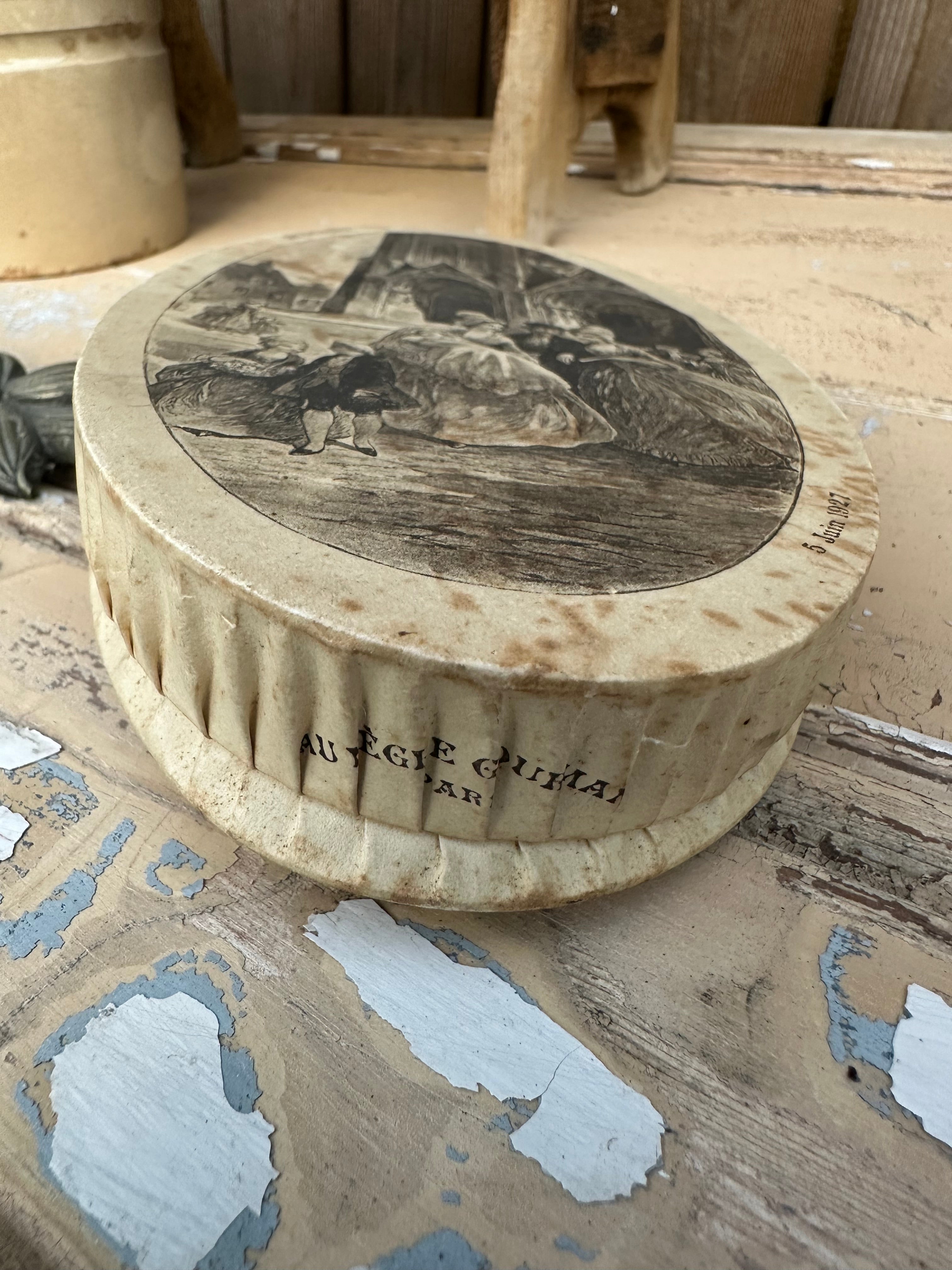 Old cardboard dragée box - June 5, 1927 - Huguette