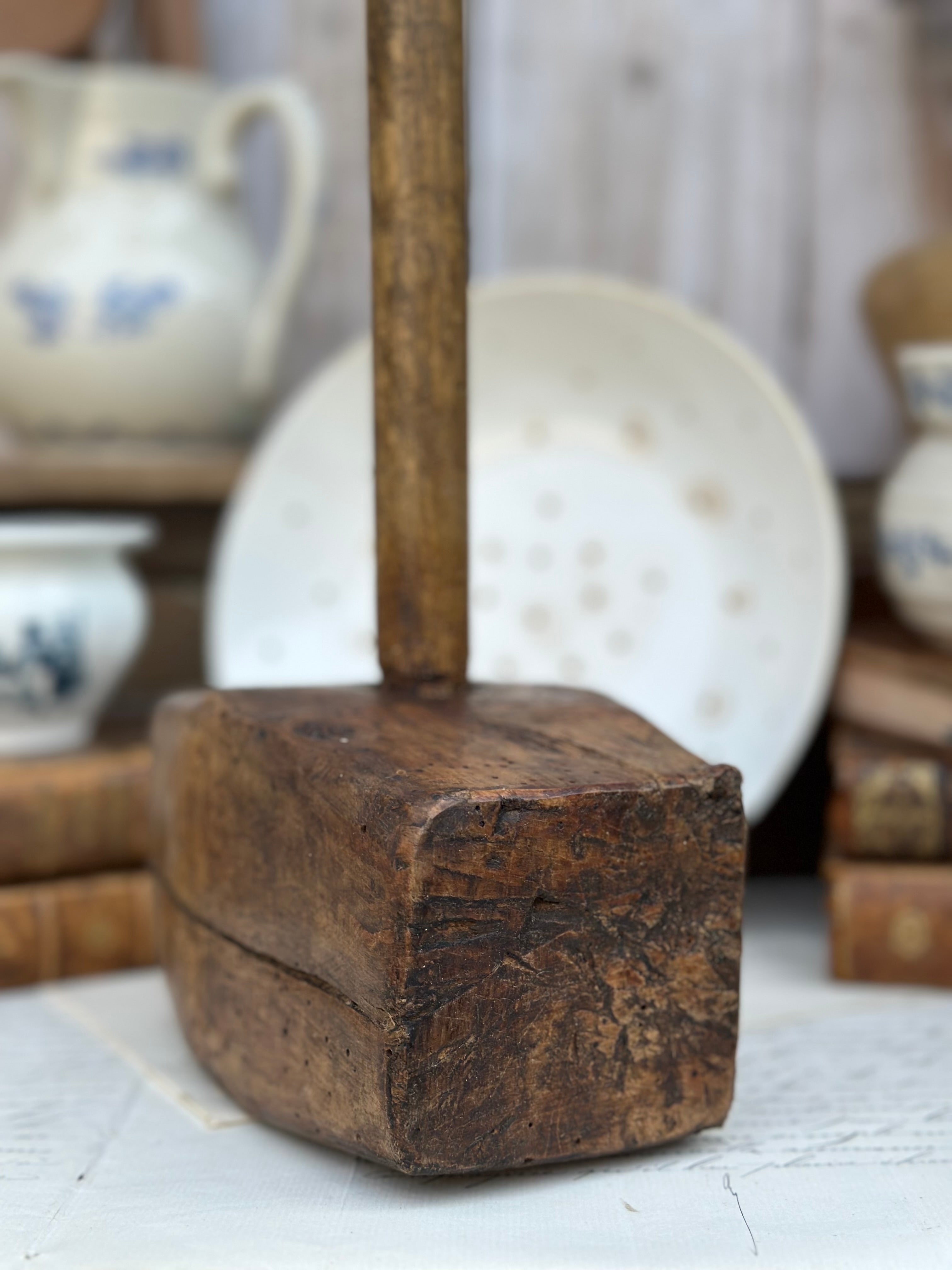 Grand maillet ancien