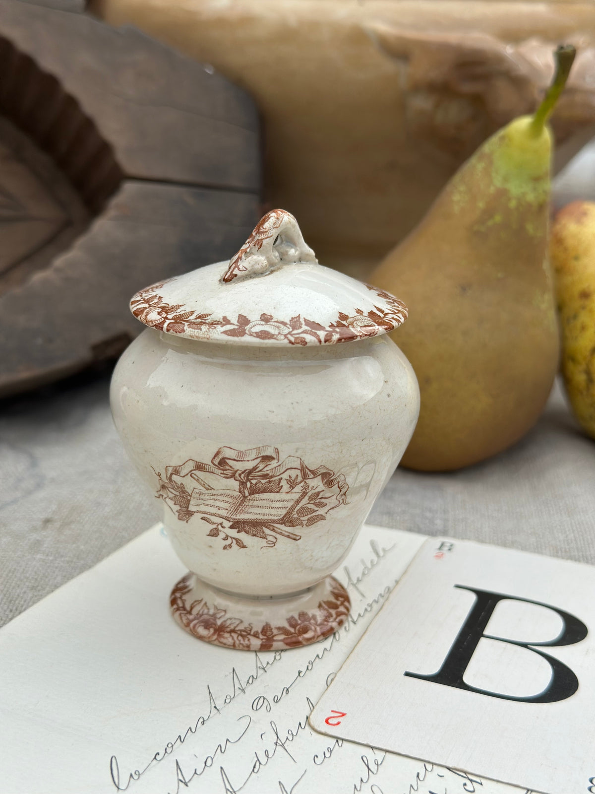 B. Pot à crème terre de fer Choisy le Roi, patiné