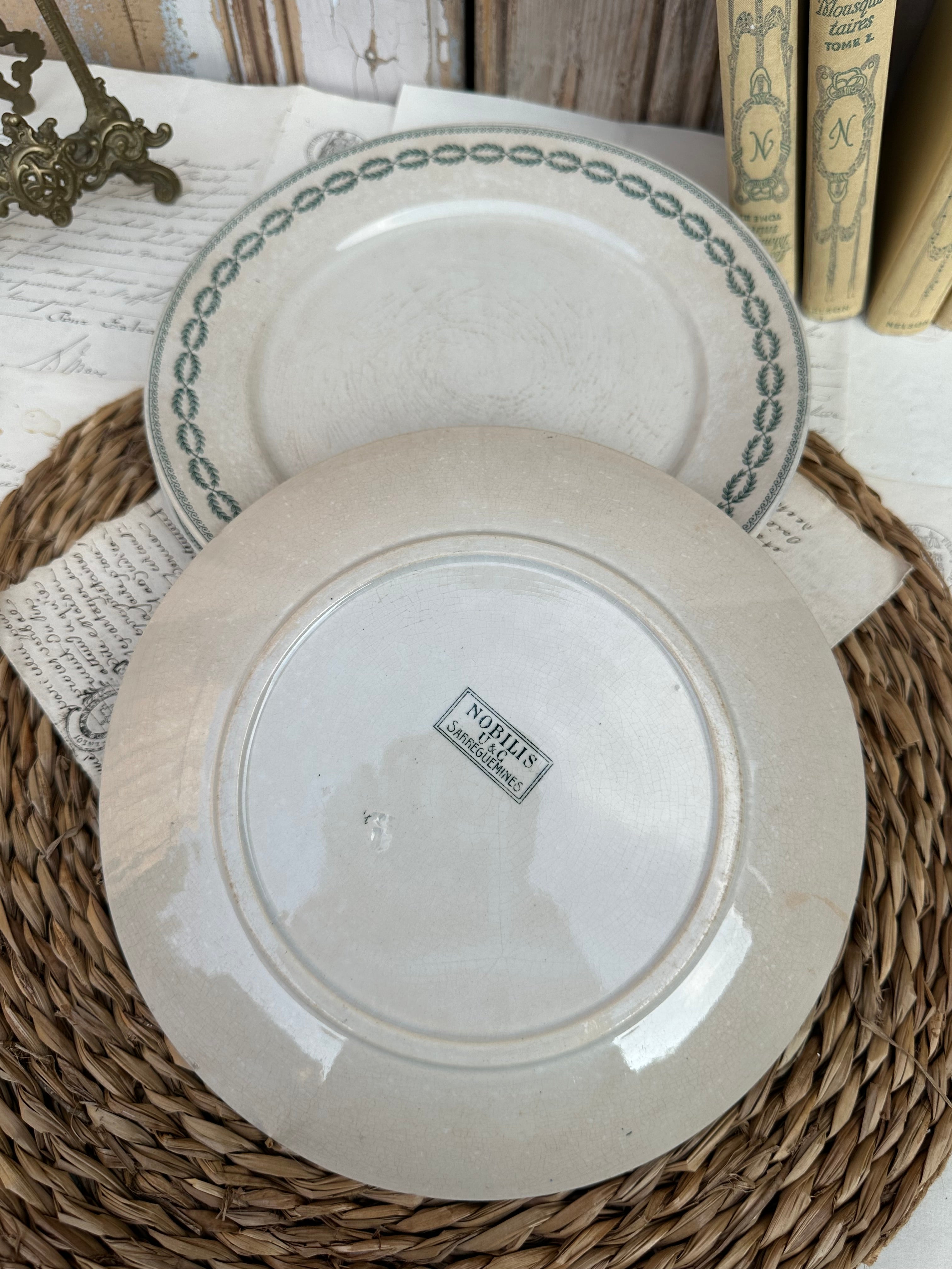Six Sarreguemines Nobilis dessert plates