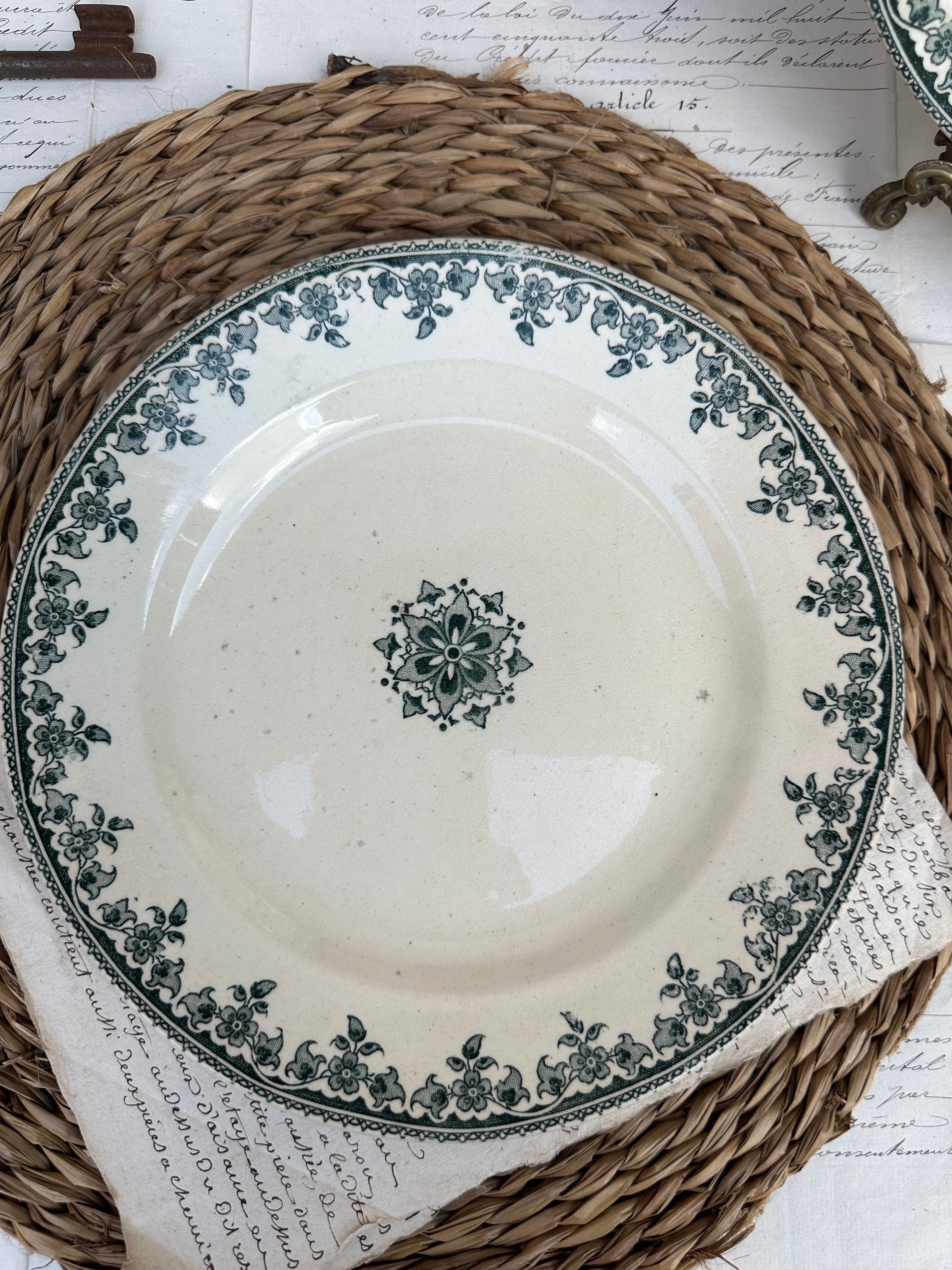 Suite de 4 assiettes plates Choisy le Roi modèle Gagny