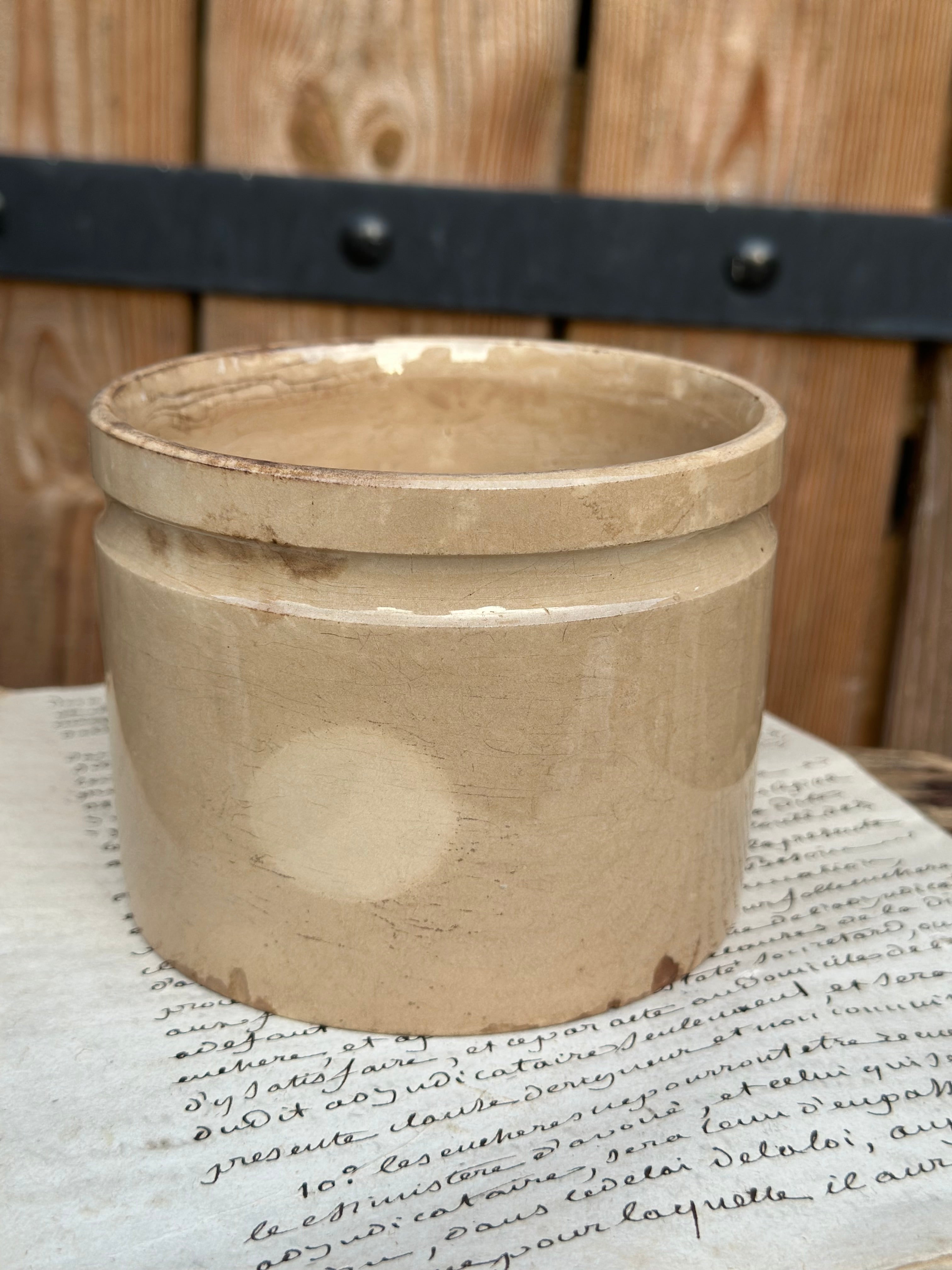 Pot à graisse terre de fer patiné