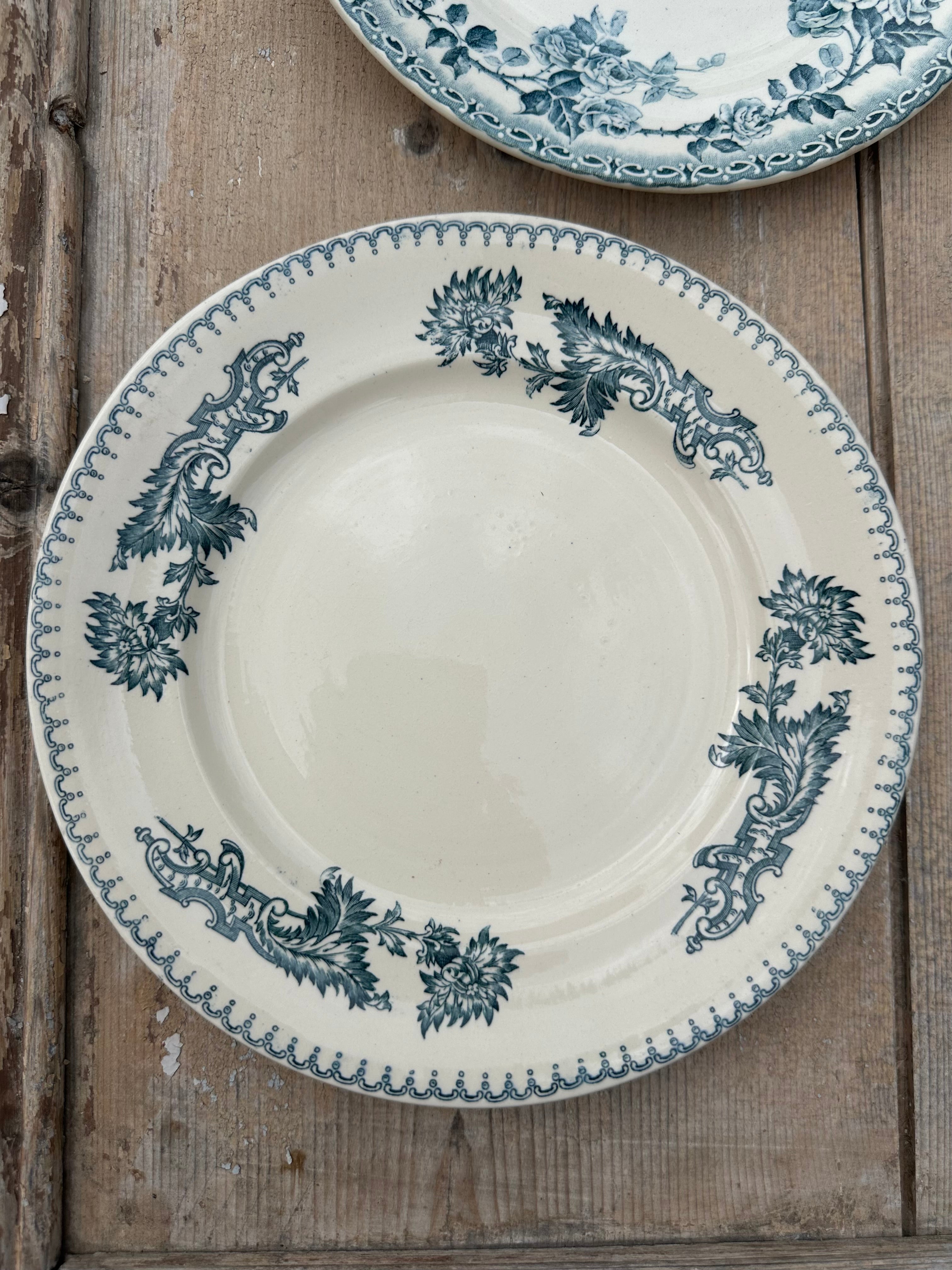 I. Set of 6 mismatched dessert plates