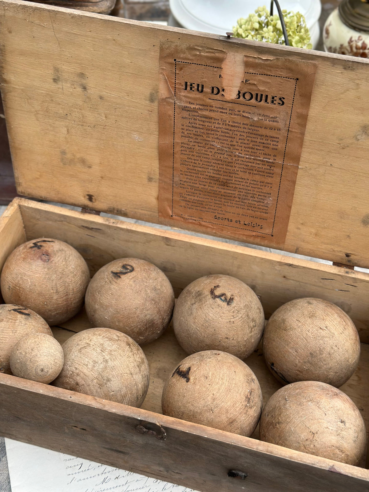 Ancien jeu des boules, pétanque, en bois