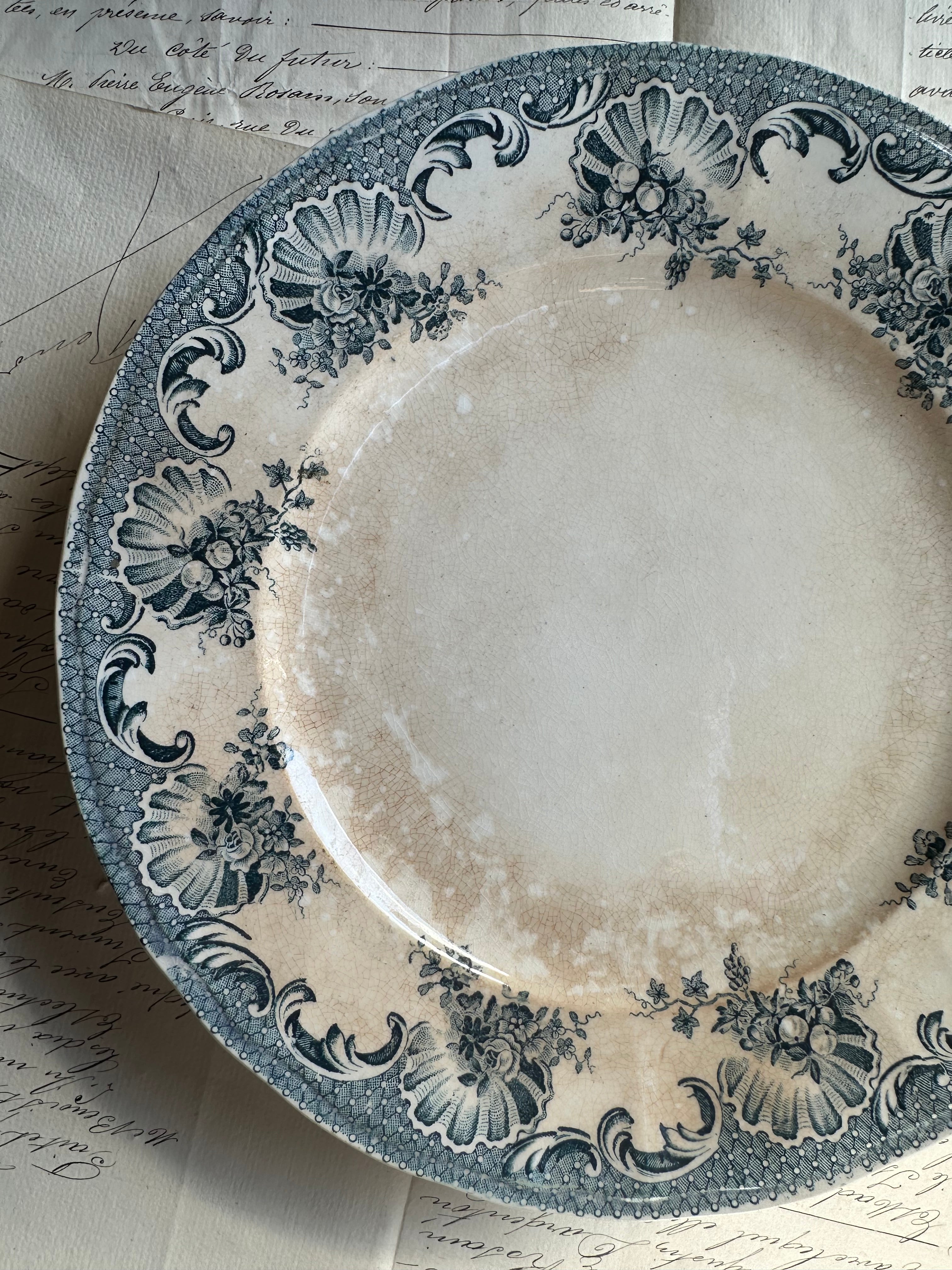 St. Amand compote dish, La Vallière model