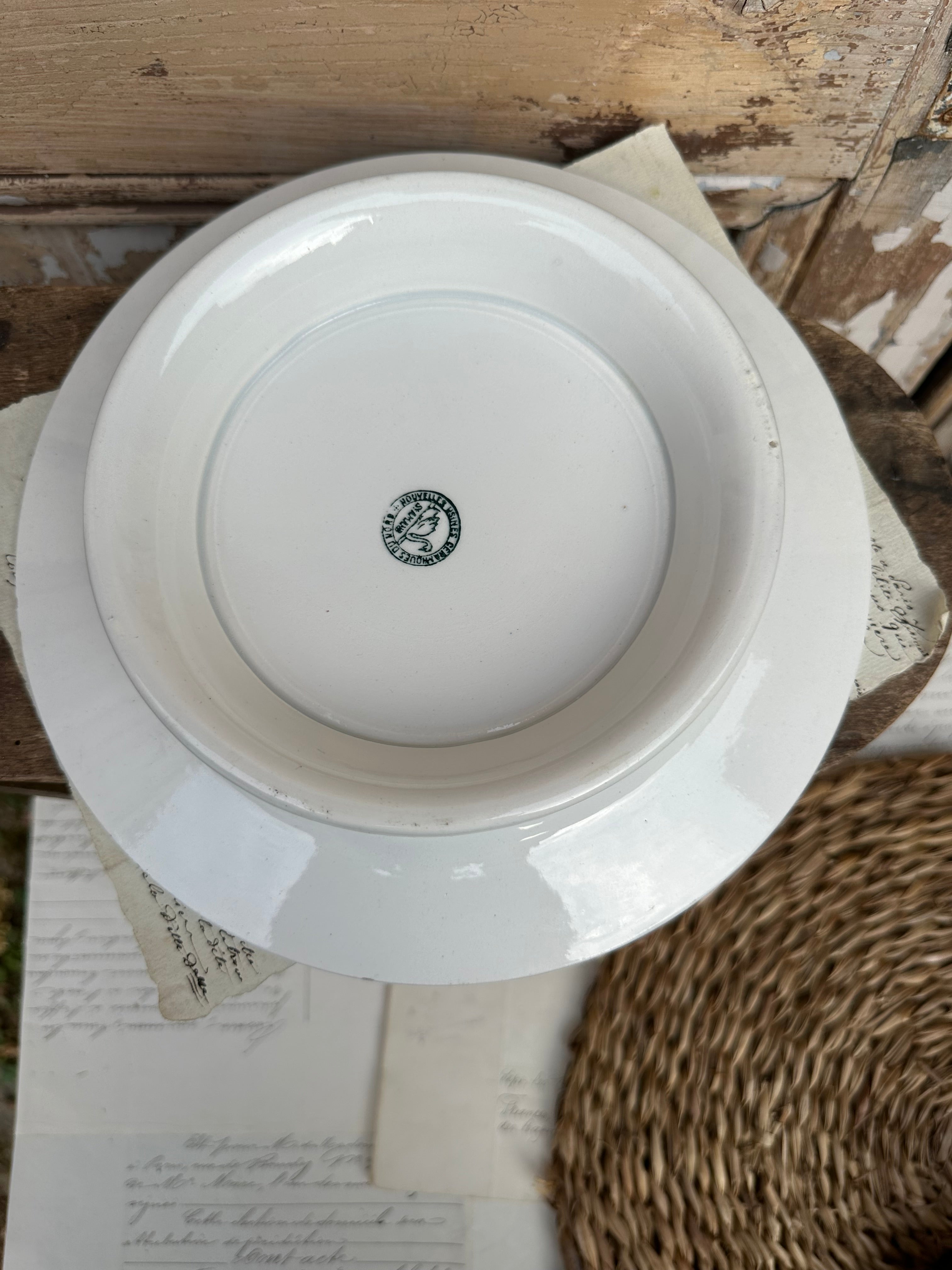 Plat piédouche St. Amand