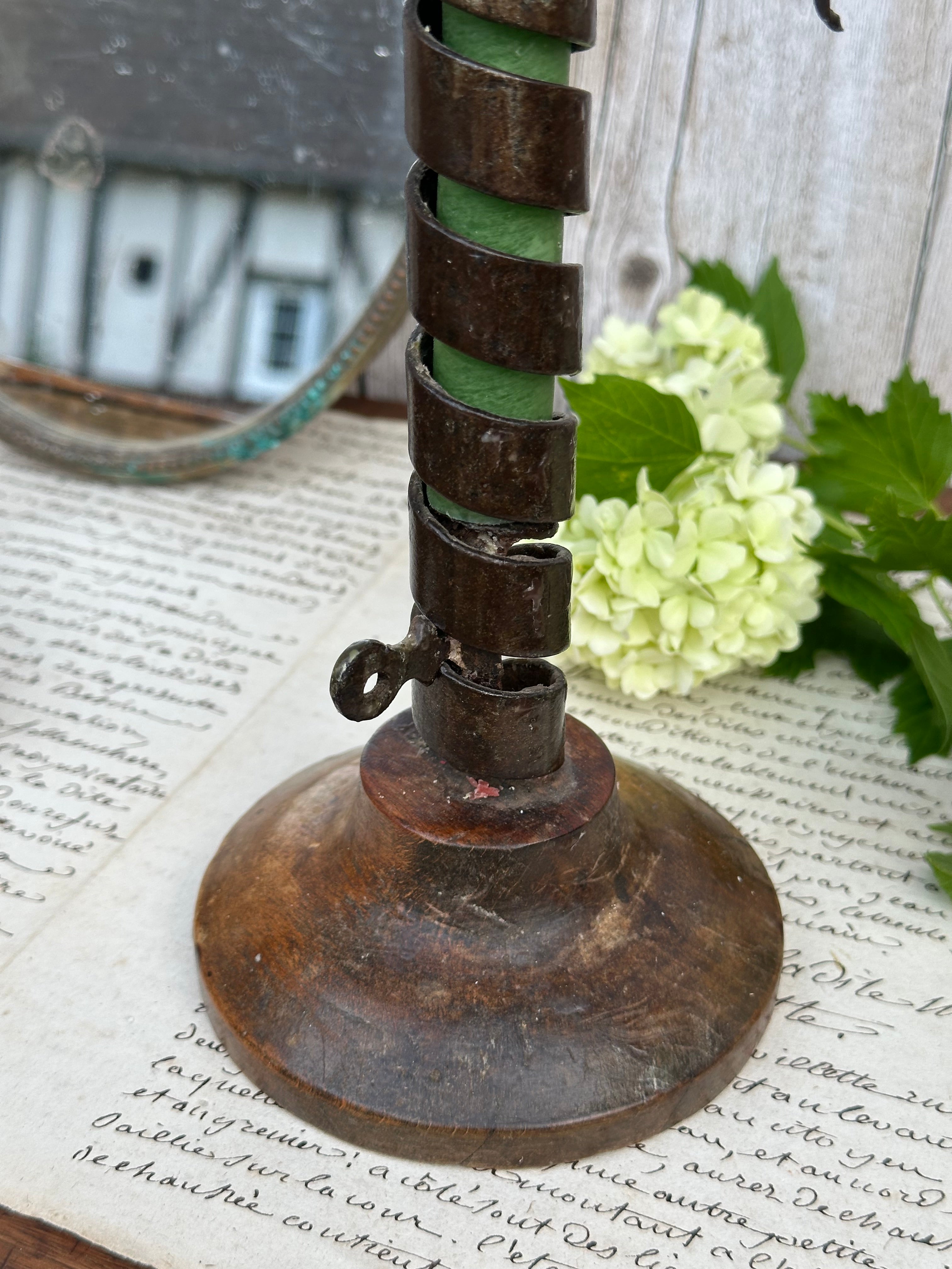 II. Rat de cave, bougeoir en fer forgé et bois - XVIII / XIXème