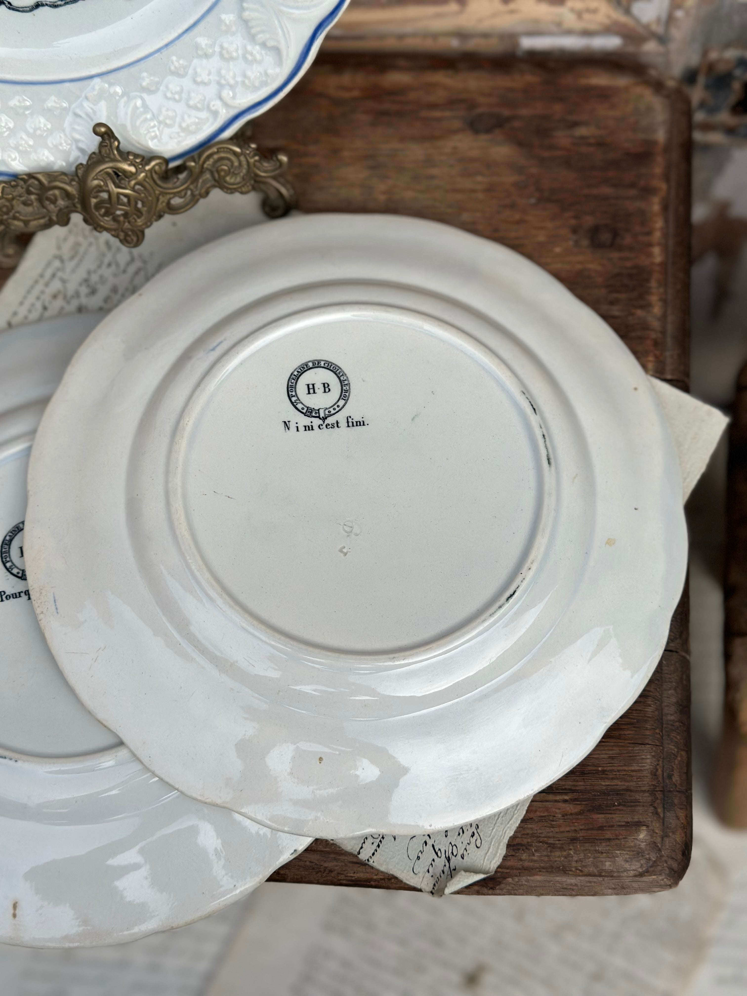 Suite de 3 assiettes parlantes Choisy le Roi
