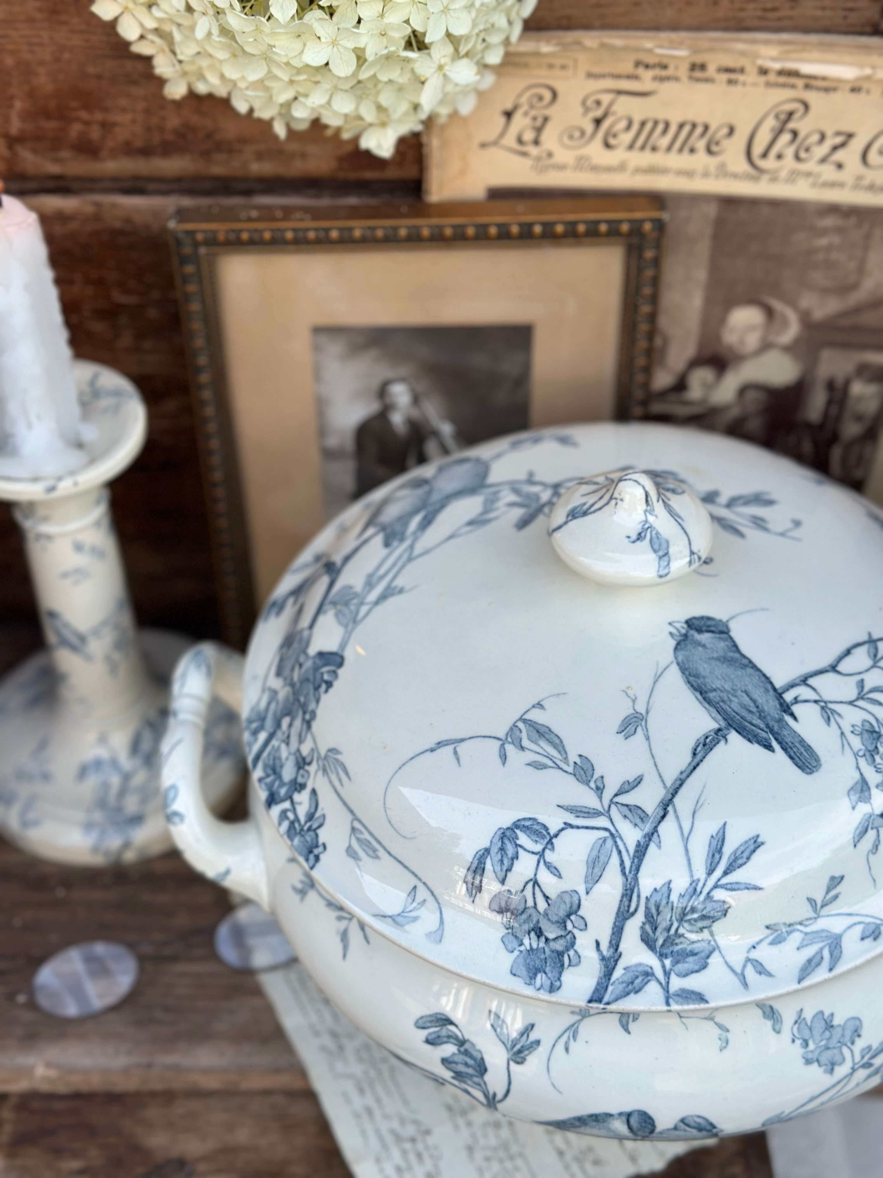 Rare and large Heathcote Bone Takou pattern soup tureen