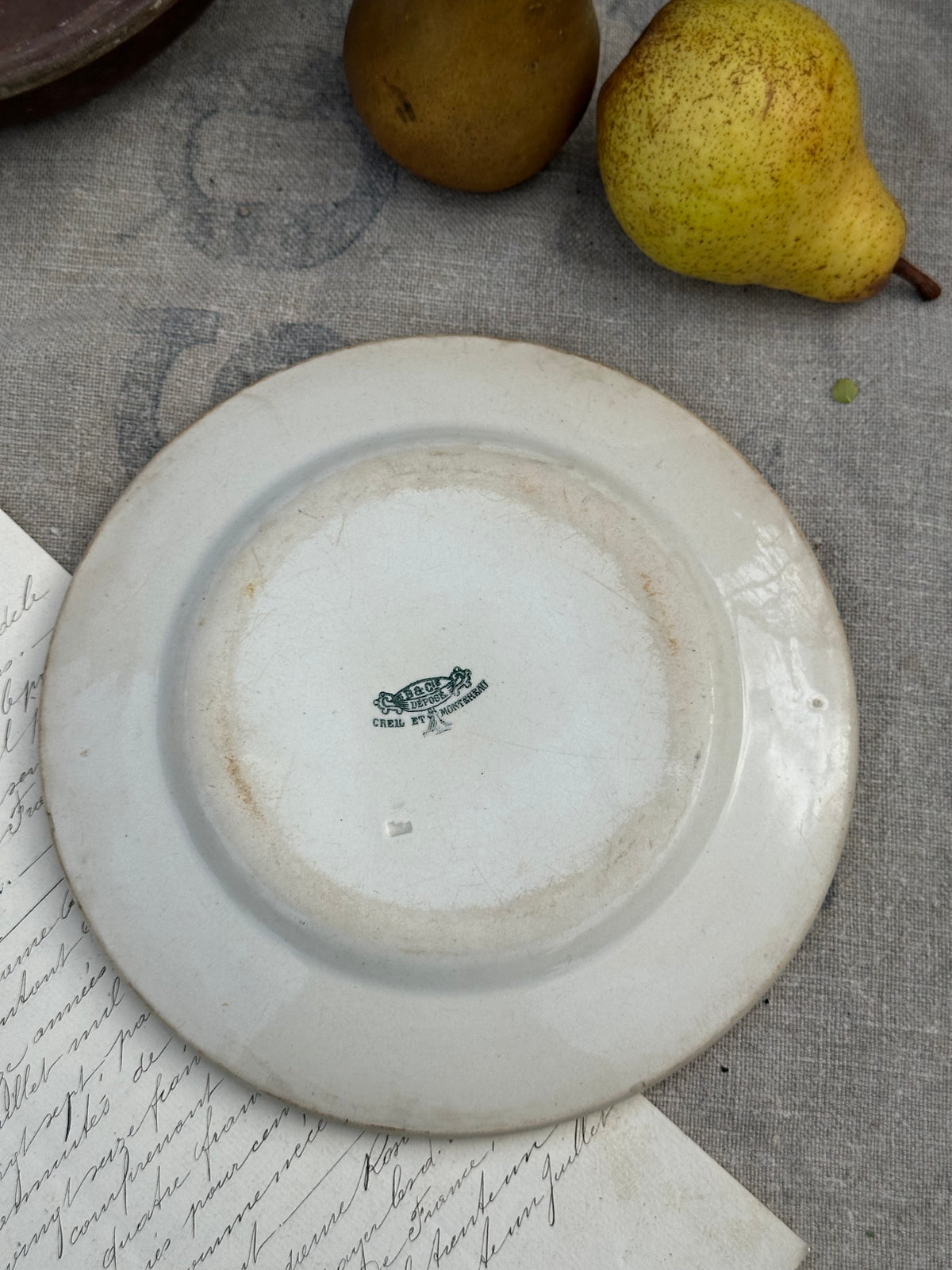 Assiette Creil et Montereau, lourde et épaisse