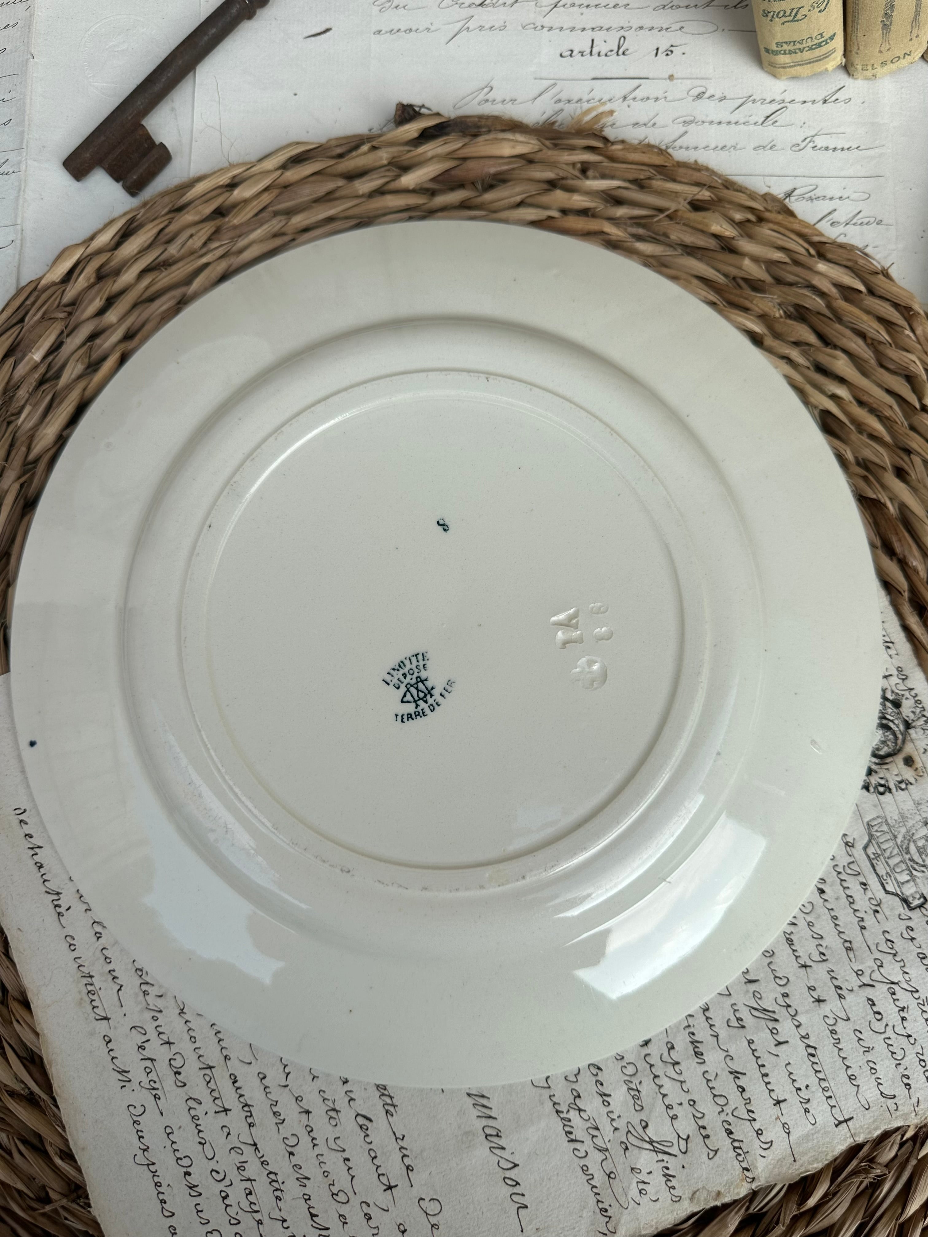 4 assiettes dépareillées imparfaites