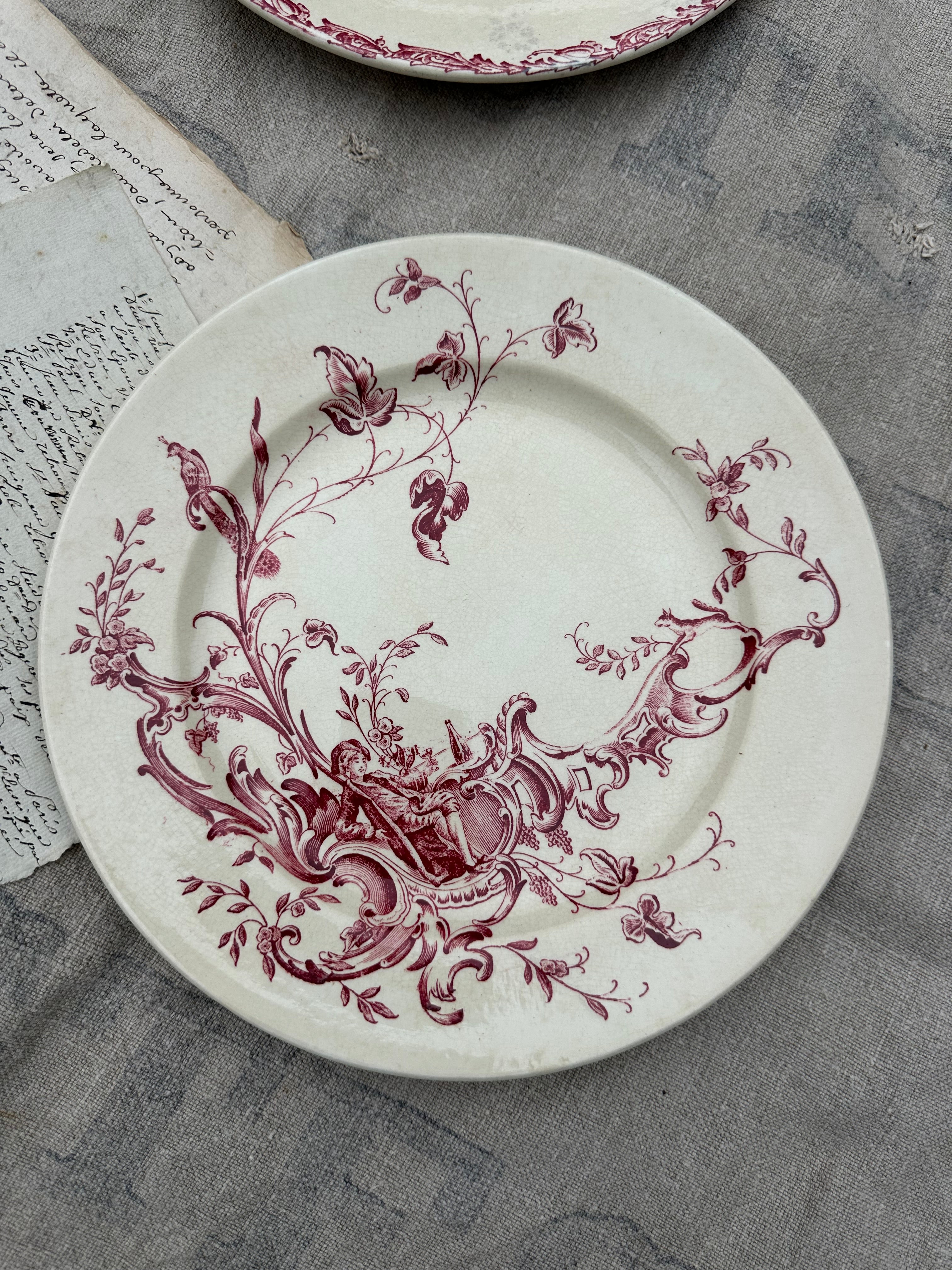 II. Suite de 6 assiettes plates dépareillées