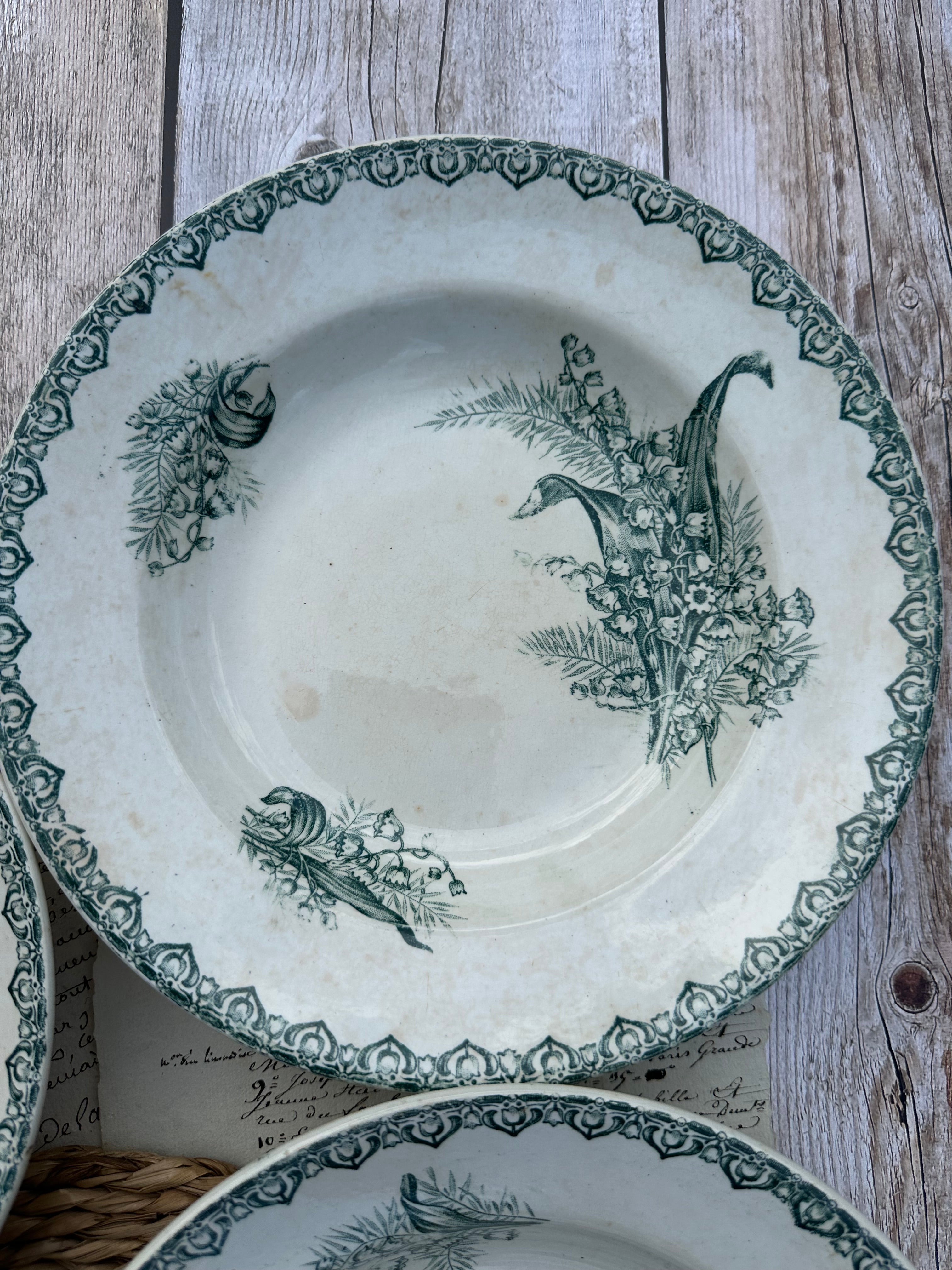 Suite de 4 assiettes creuses St. Amand modèle Muguet