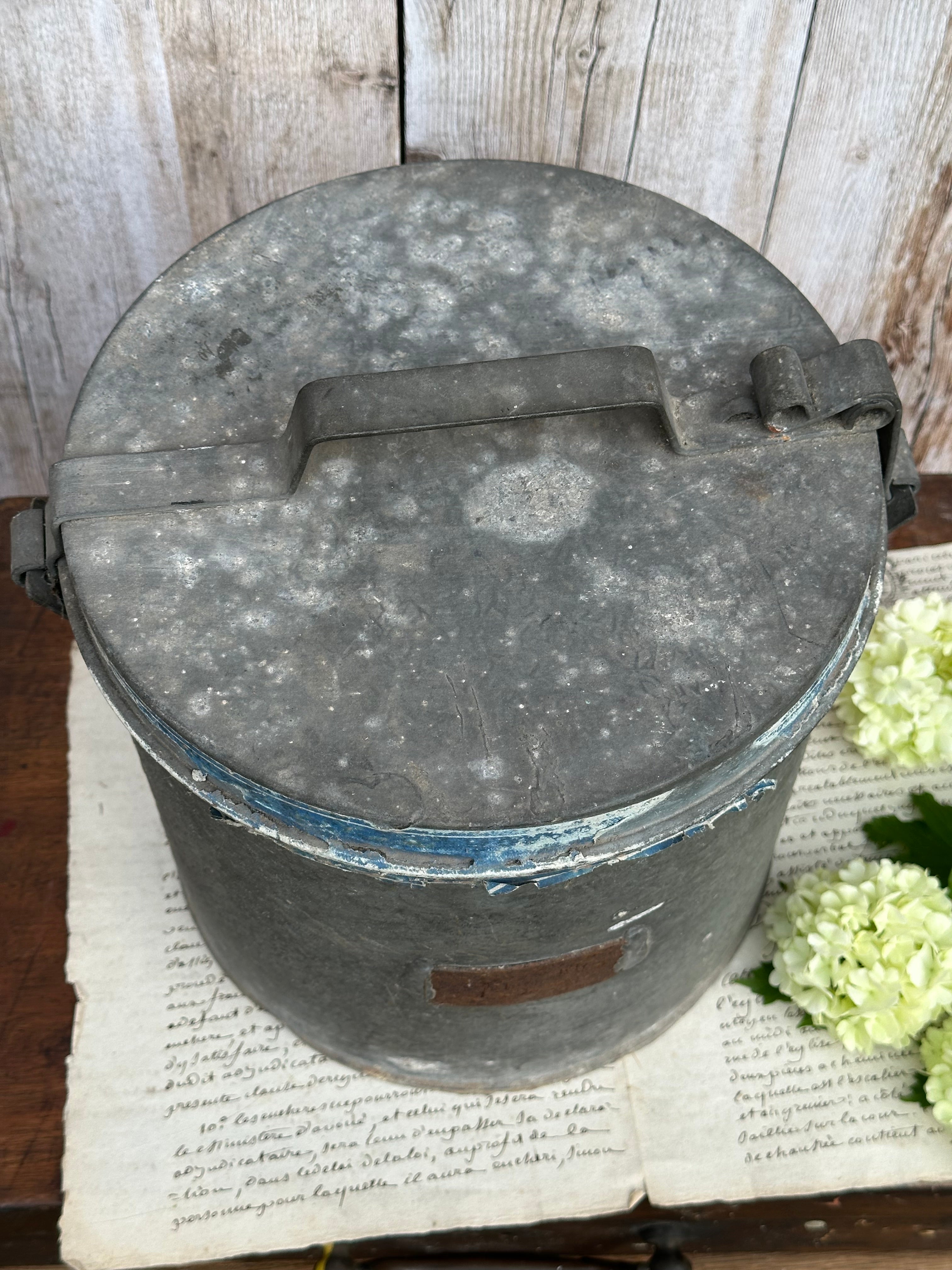 Rare and very large metal pot with Felix Potin "small orange and lemon slices" lid
