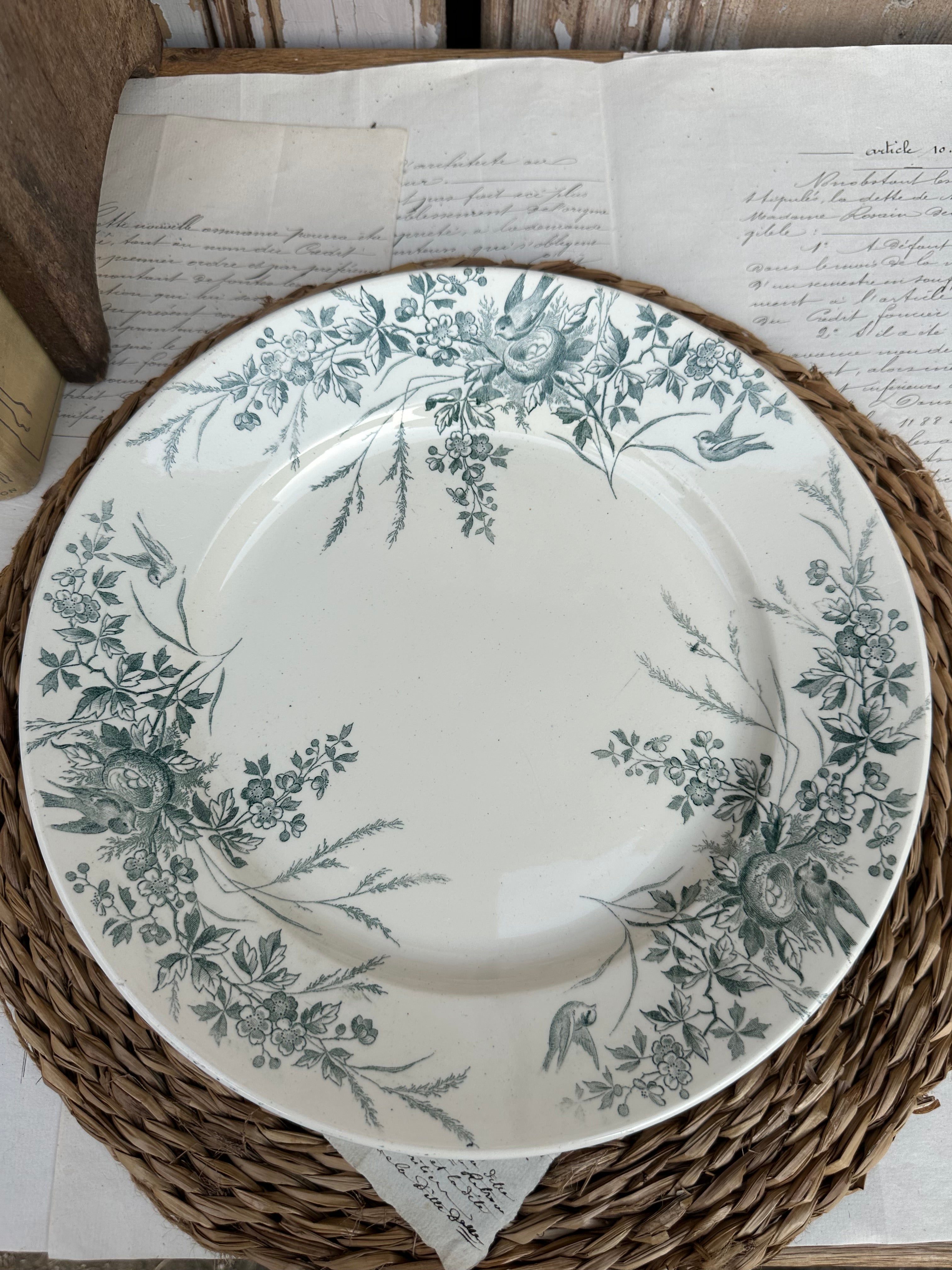 Plat rond Creil et Montereau modèle Linotte