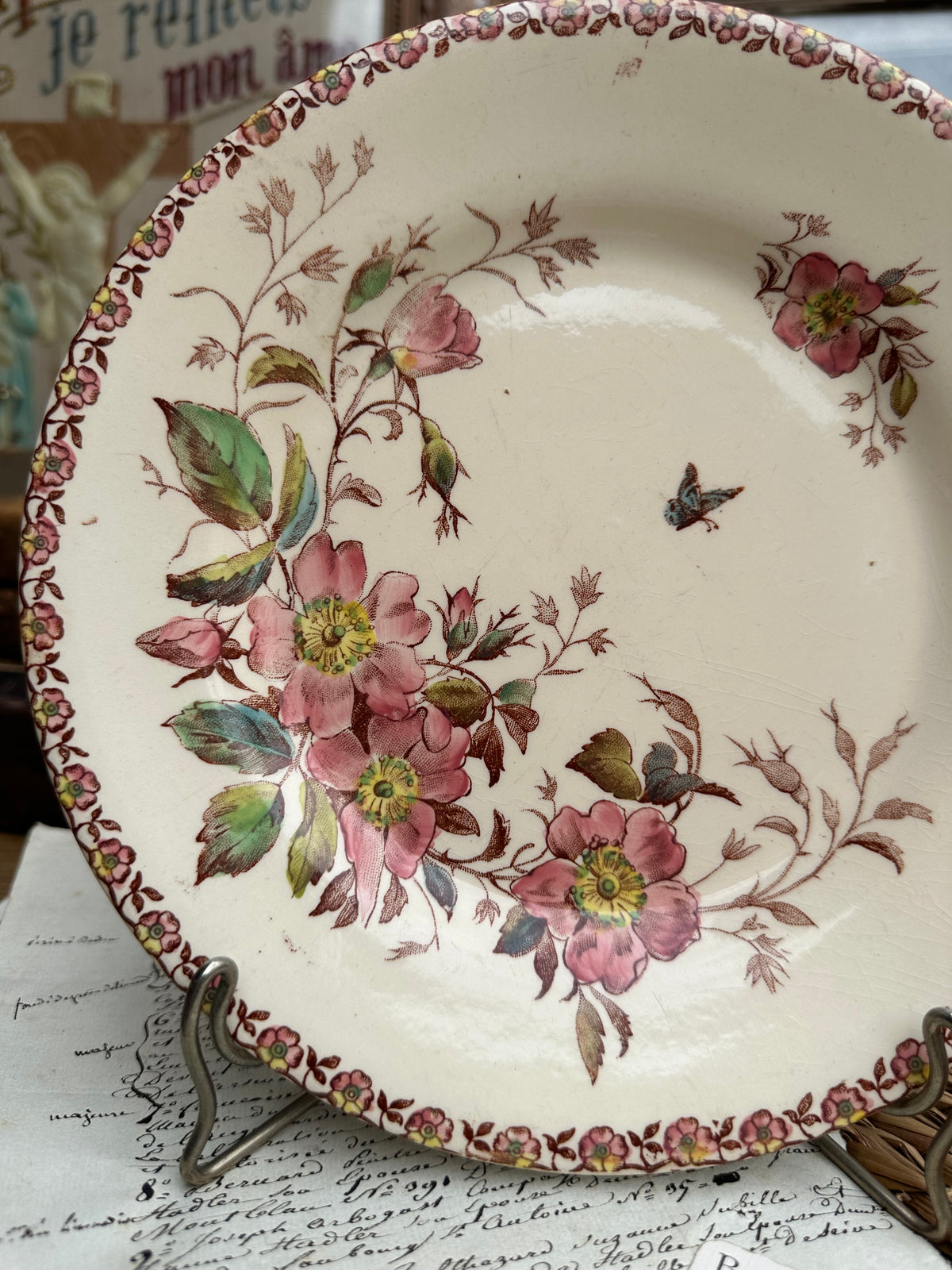 B. Assiette à dessert polychrome Gien modèle Mai