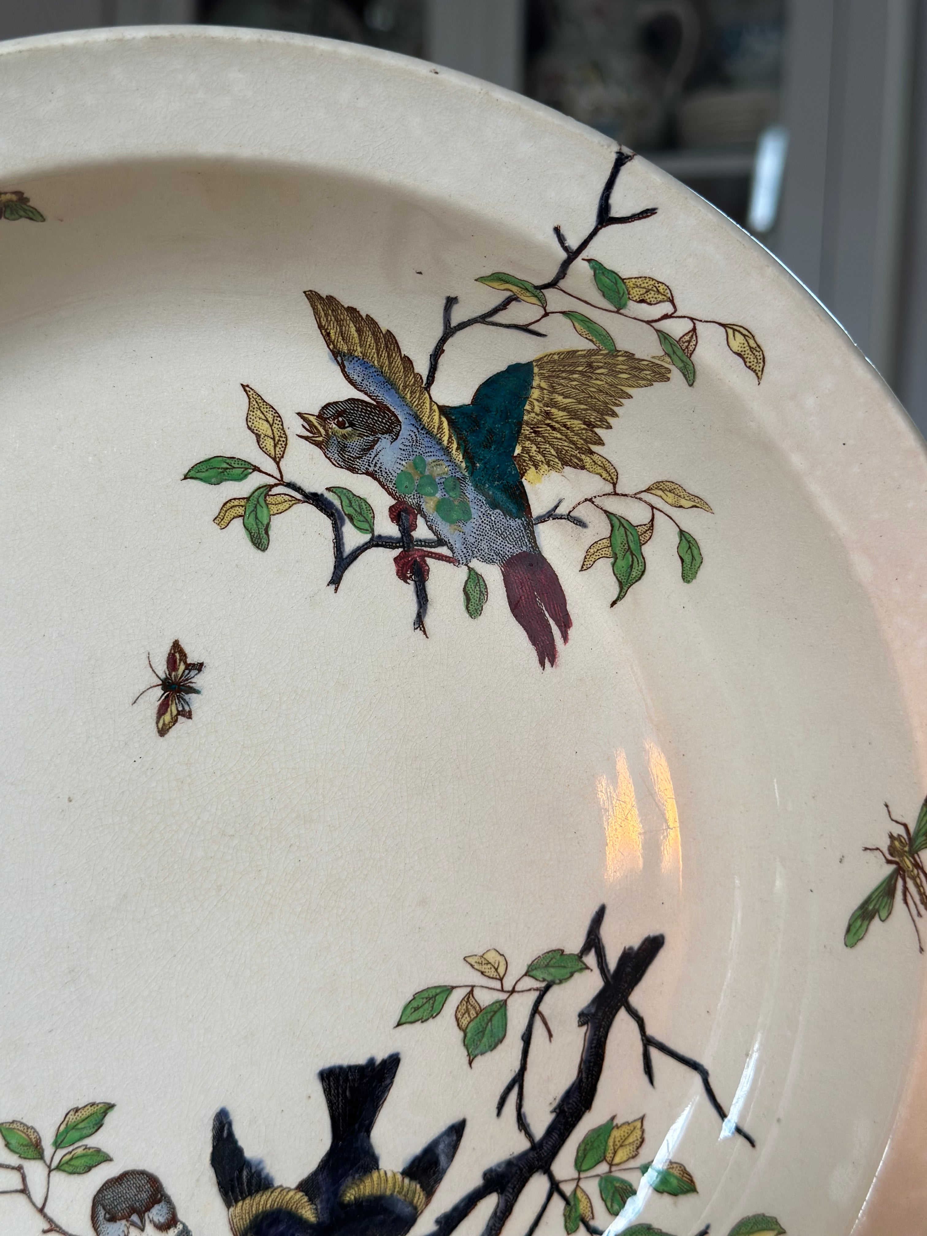 Plat creux polychrome B F K modèle Chanteurs