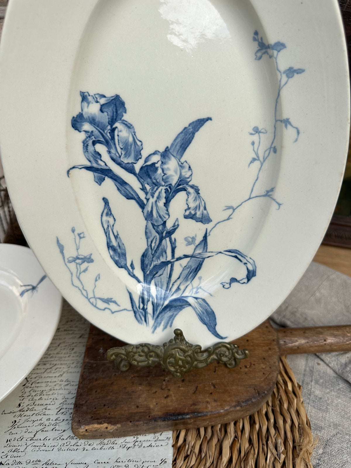 Small oval dish Gien Iris pattern