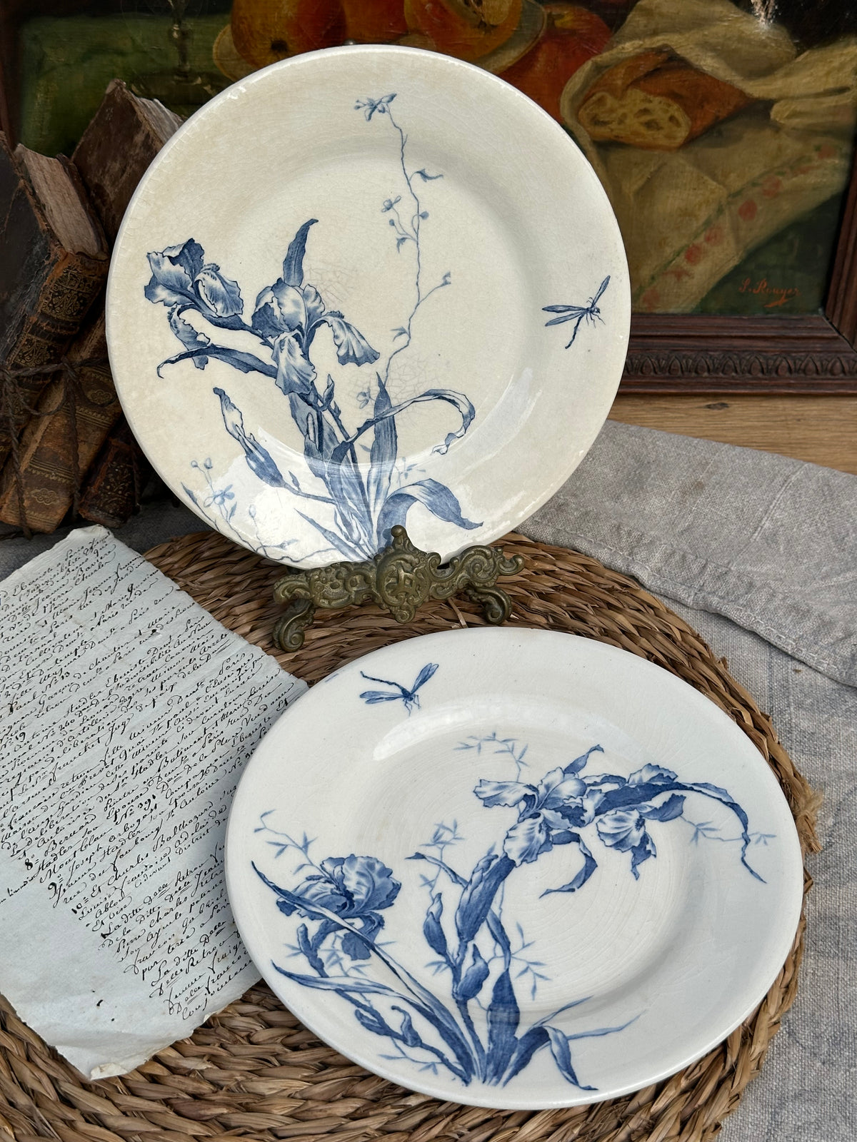 Deux assiettes à dessert Gien modèle Iris