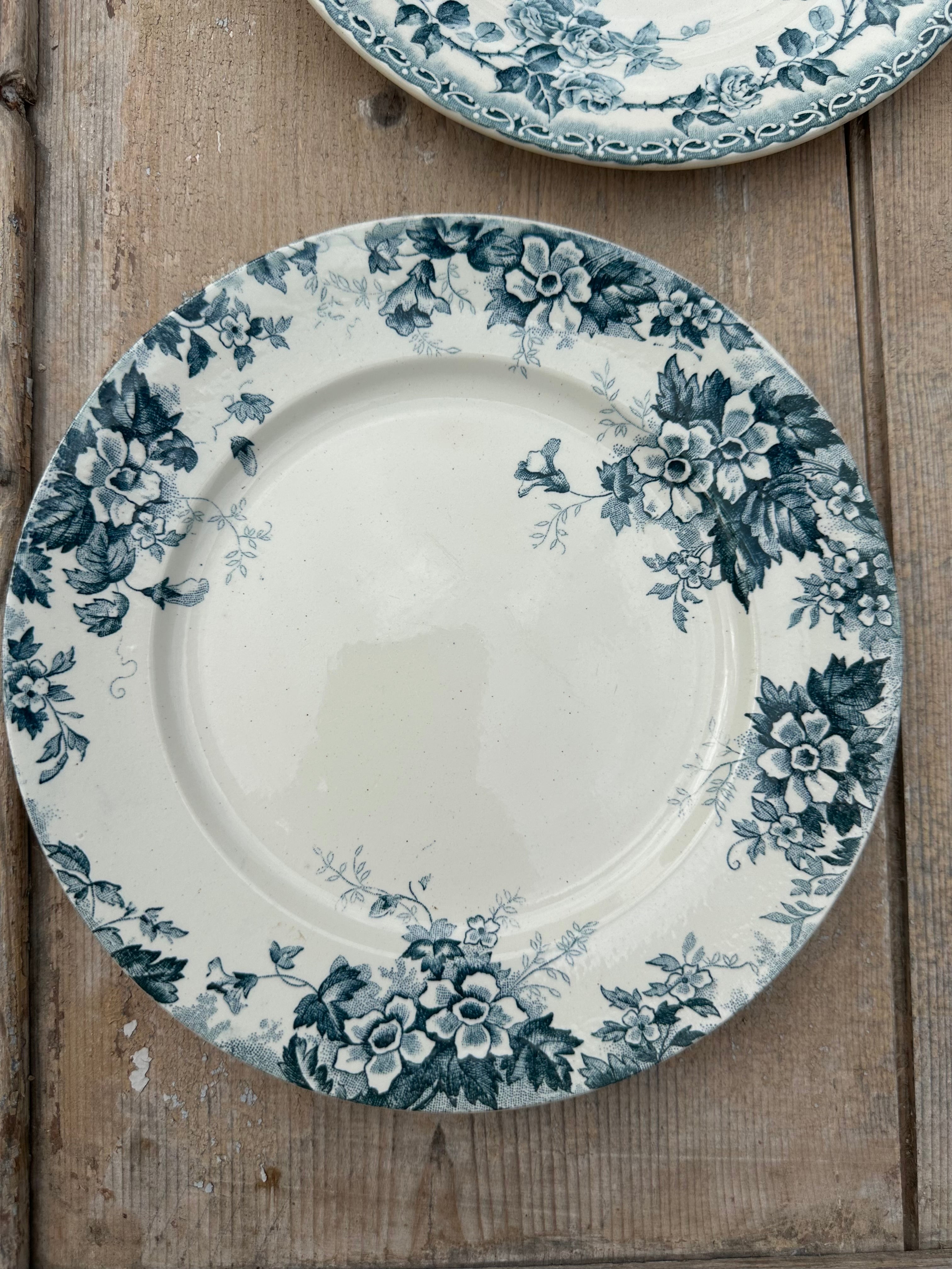 I. Set of 6 mismatched dessert plates