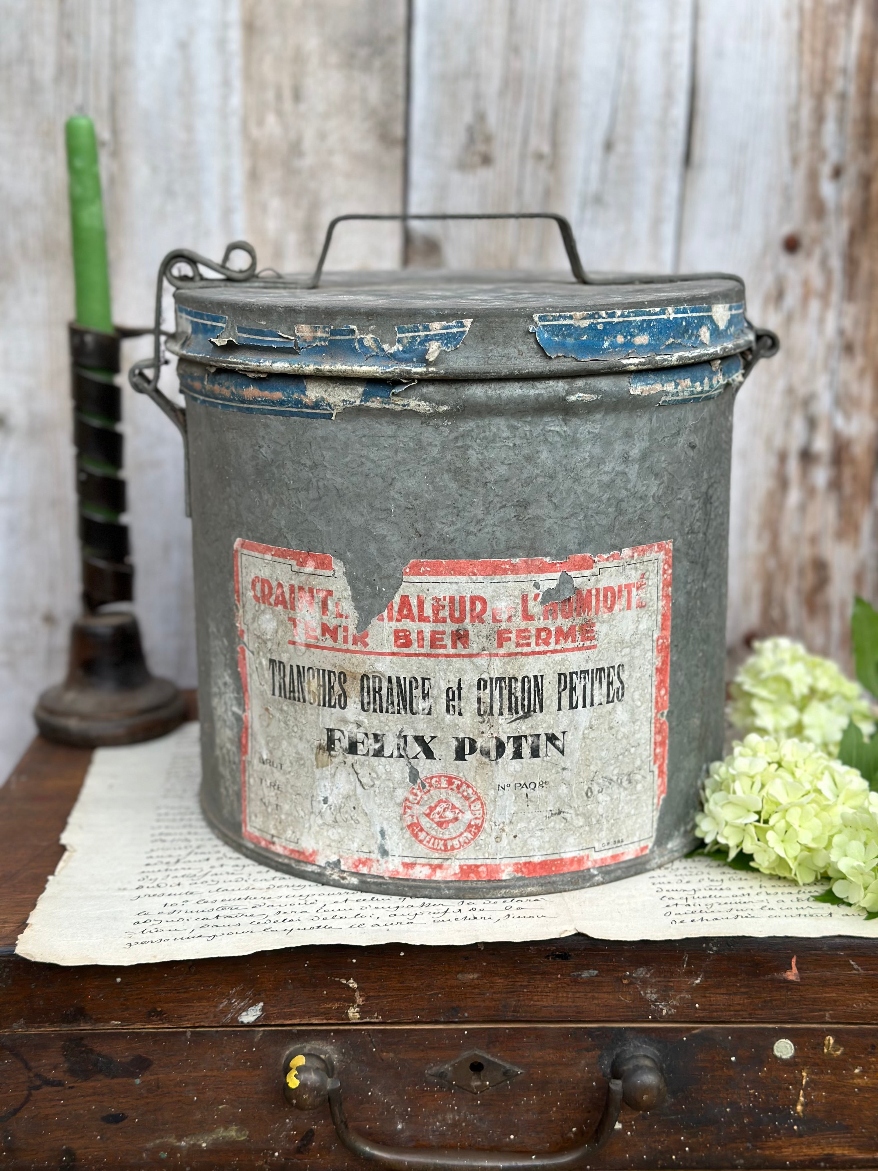 Rare et très grand pot métallique avec couvercle à fermeture Felix Potin "tranches orange et citron petite"