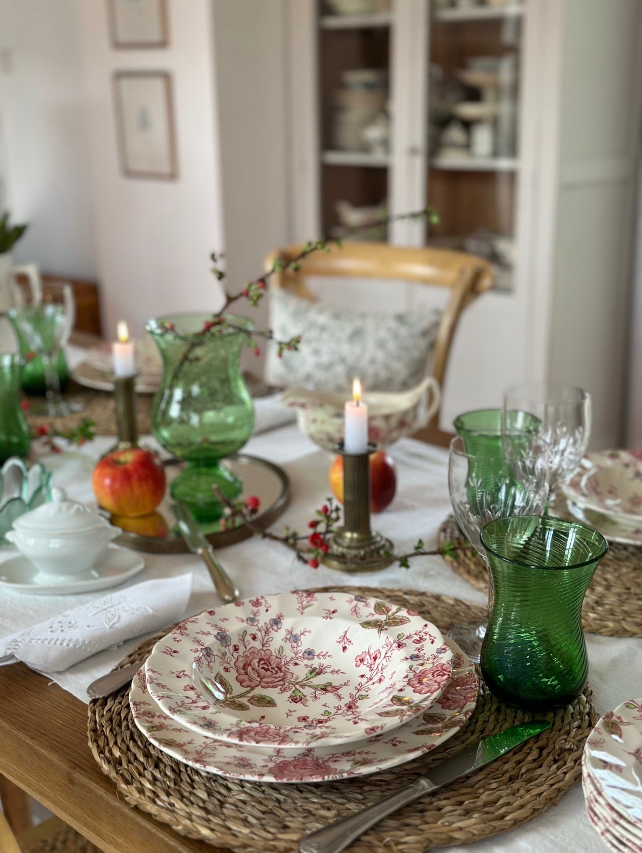 Suite de 6 assiettes creuses Johnson Bros modèle Rose Chintz