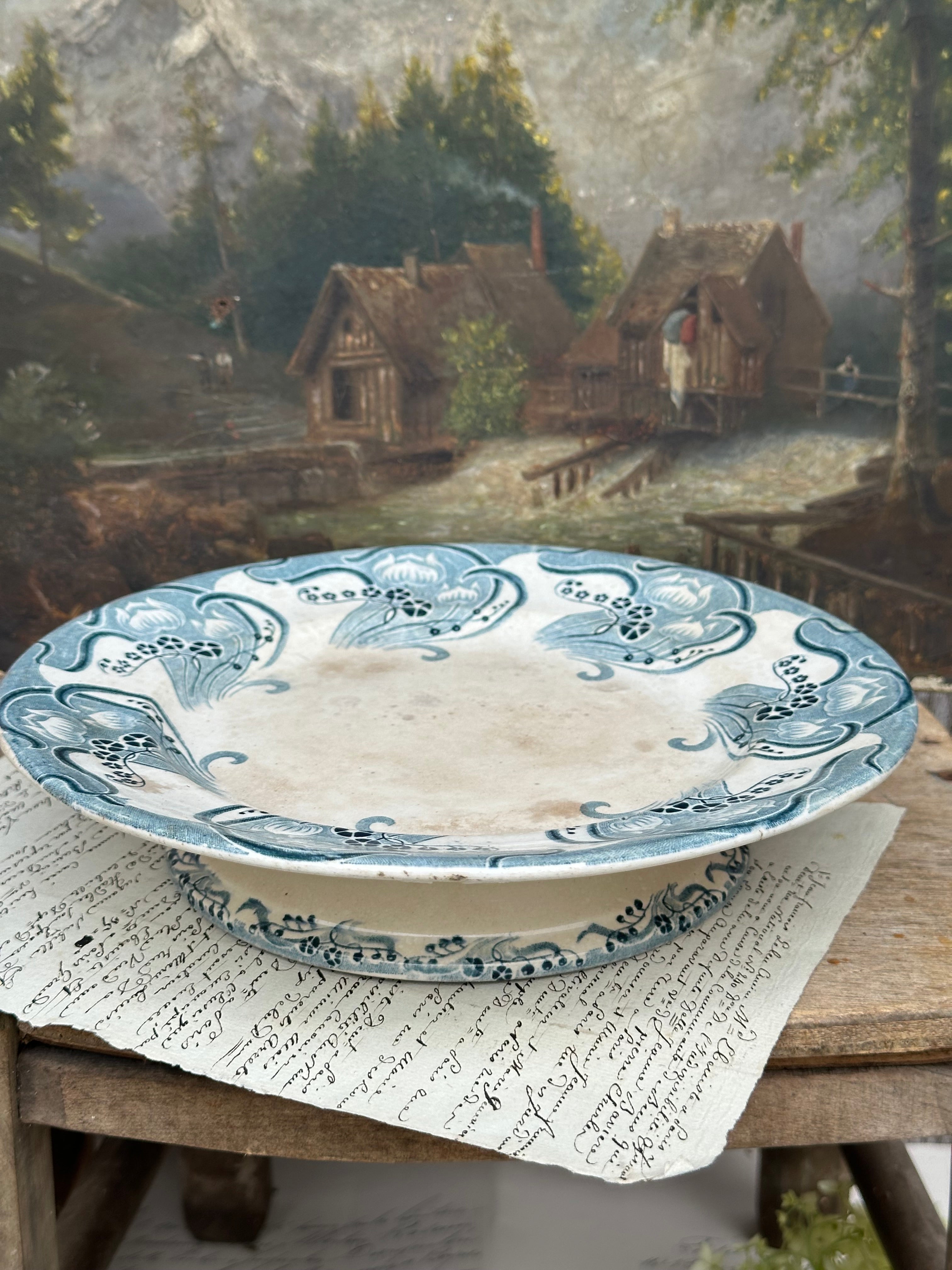 Longwy Champagne pattern footed dish