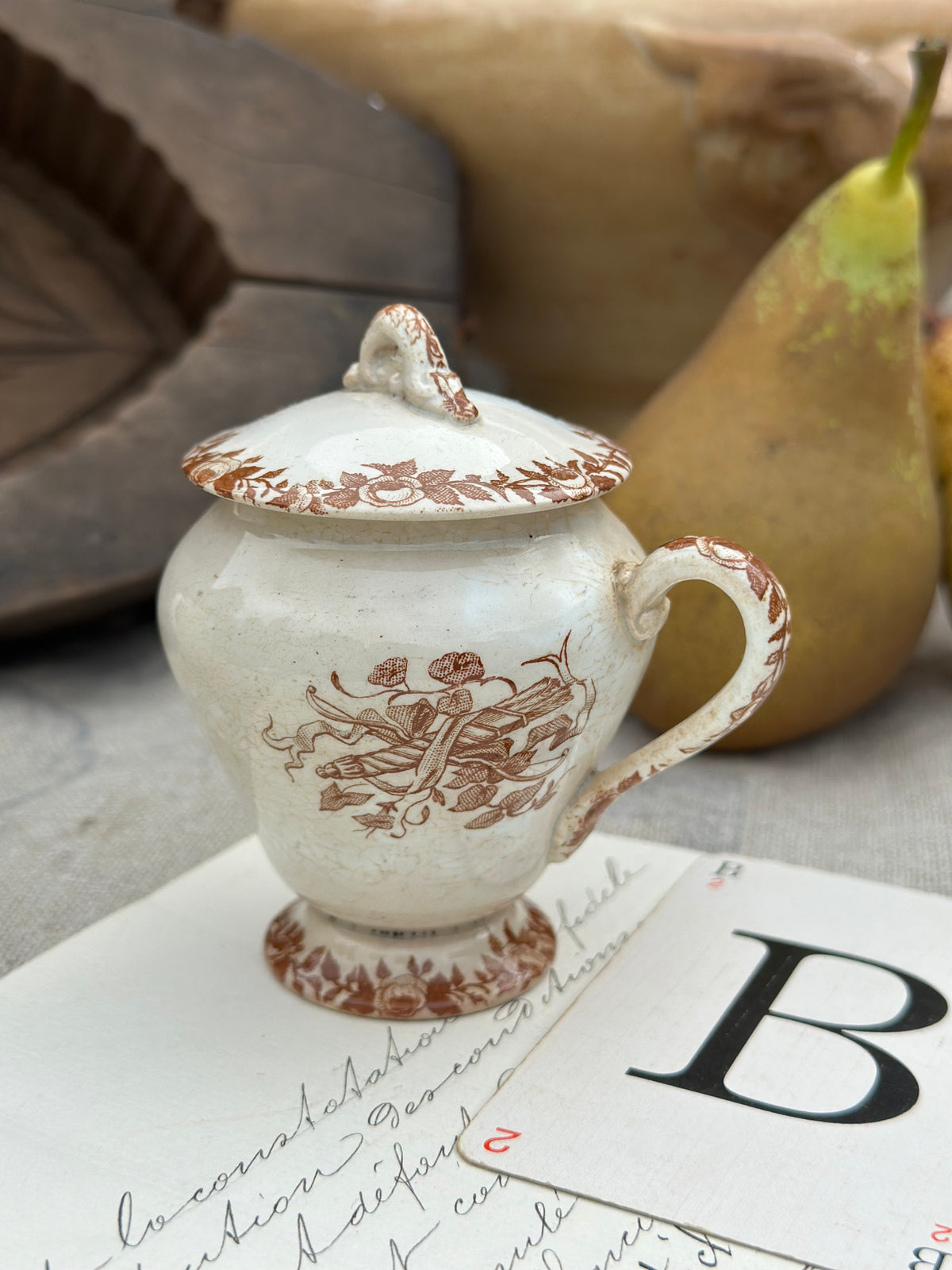 B. Pot à crème terre de fer Choisy le Roi, patiné