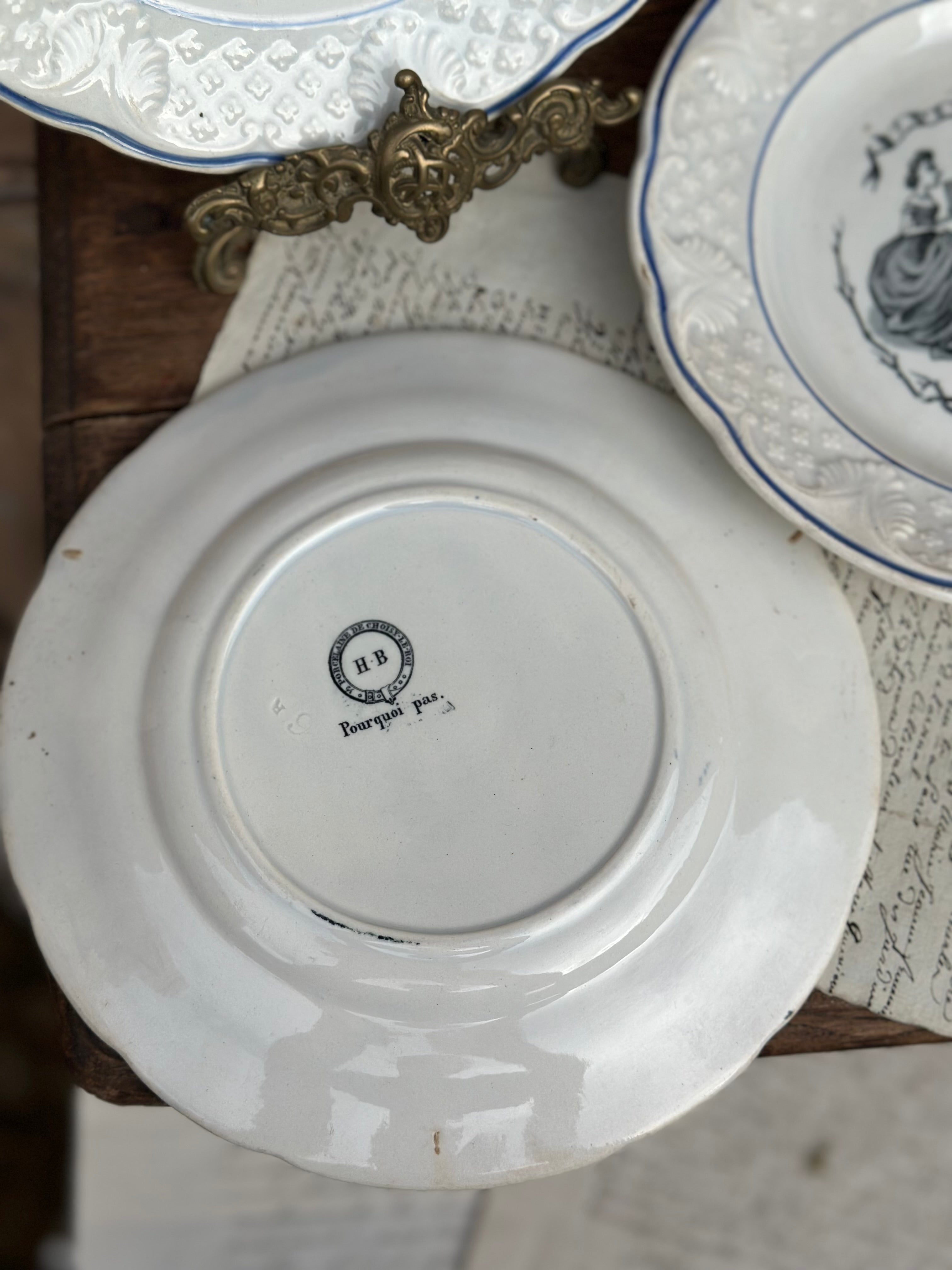 Suite de 3 assiettes parlantes Choisy le Roi