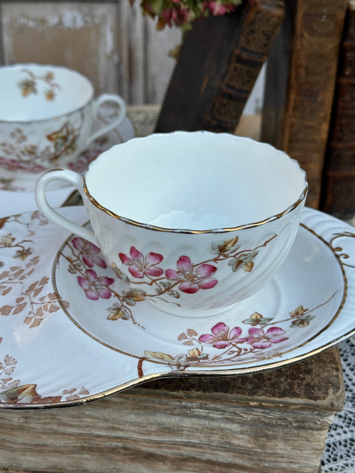 I. Sublime grande tasse à thé polychrome