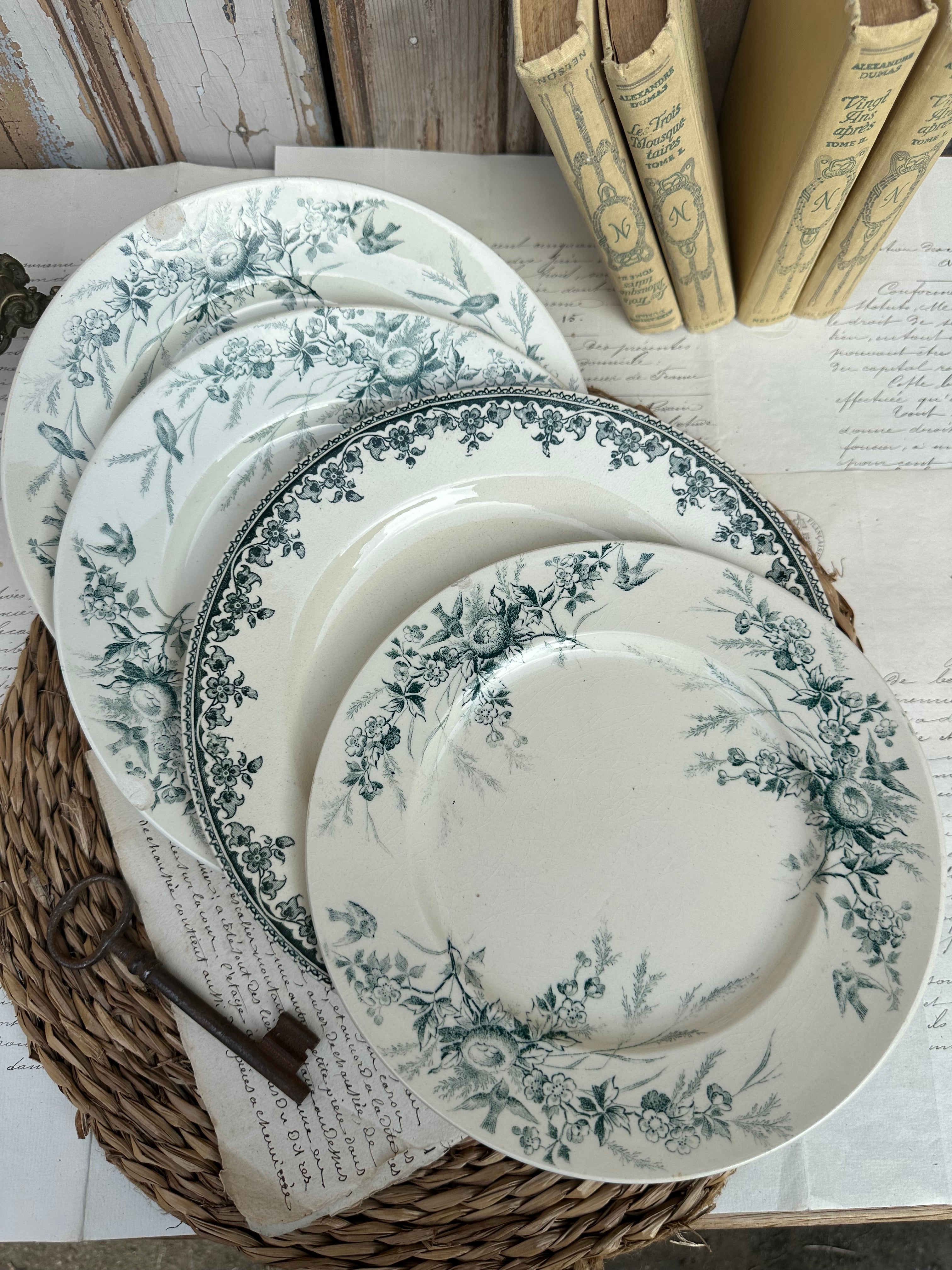 4 assiettes dépareillées imparfaites