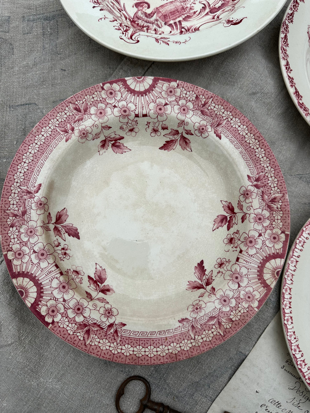 Set of 4 mismatched deep plates