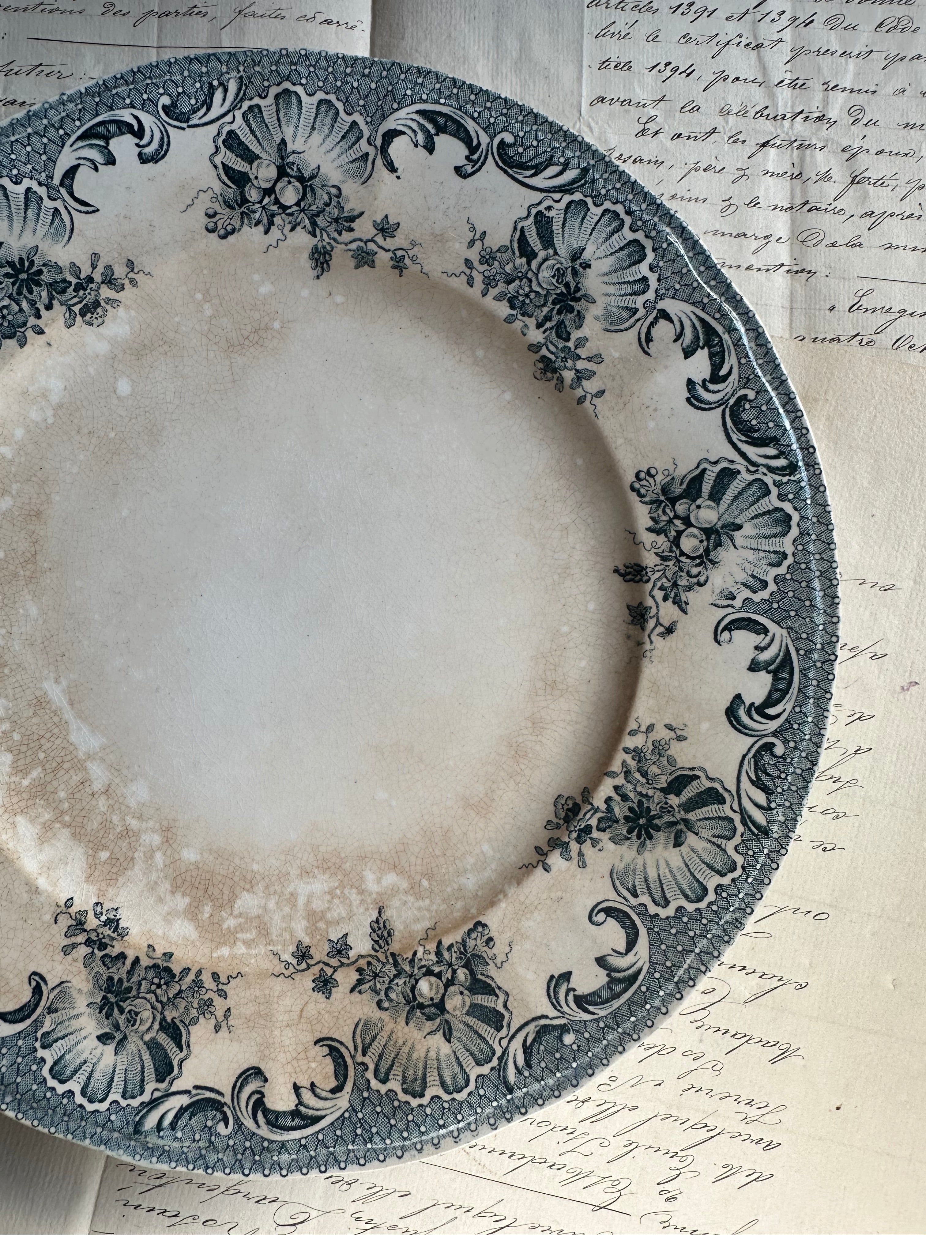 St. Amand compote dish, La Vallière model