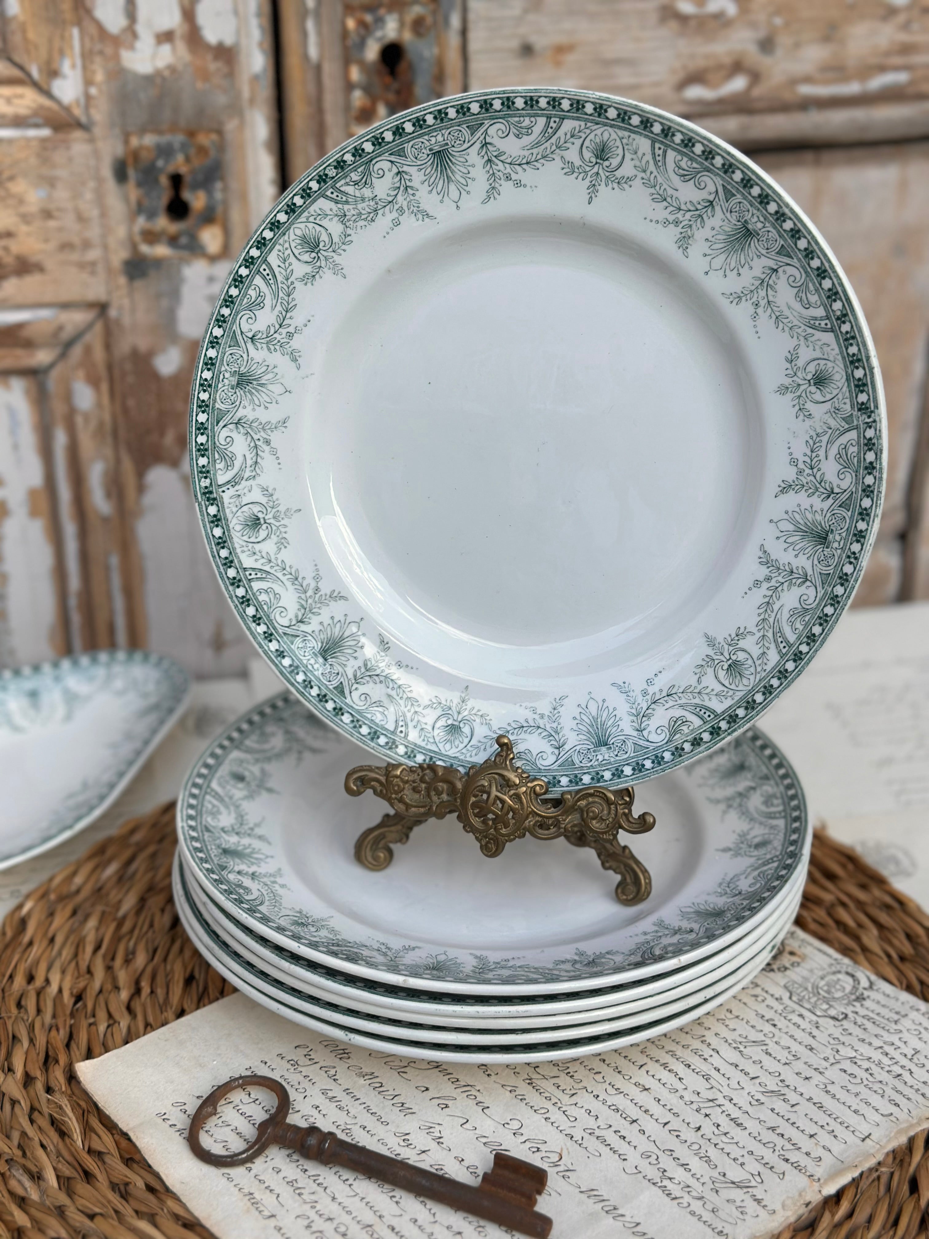 Suite de 6 assiettes plates St. Amand modèle Wilbur