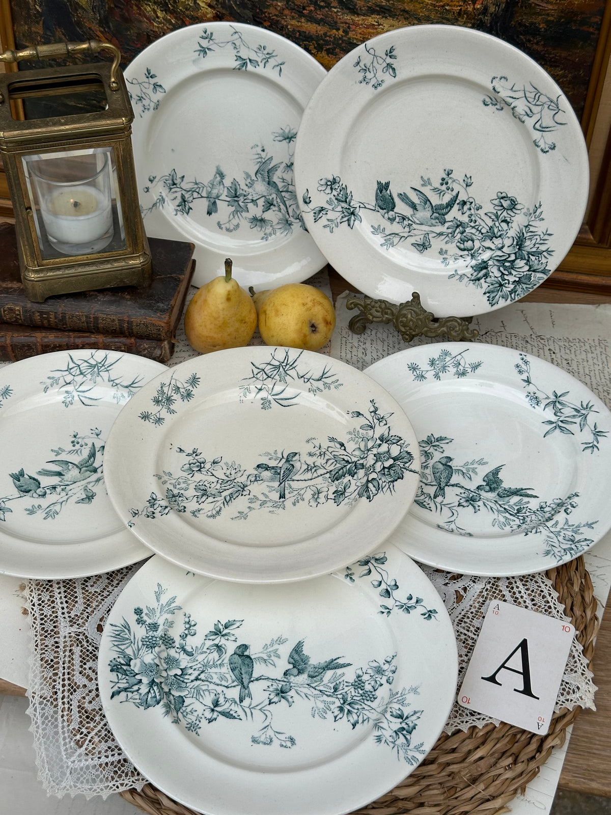 A. Suite de 6 assiettes à dessert Longwy modèle Mignon