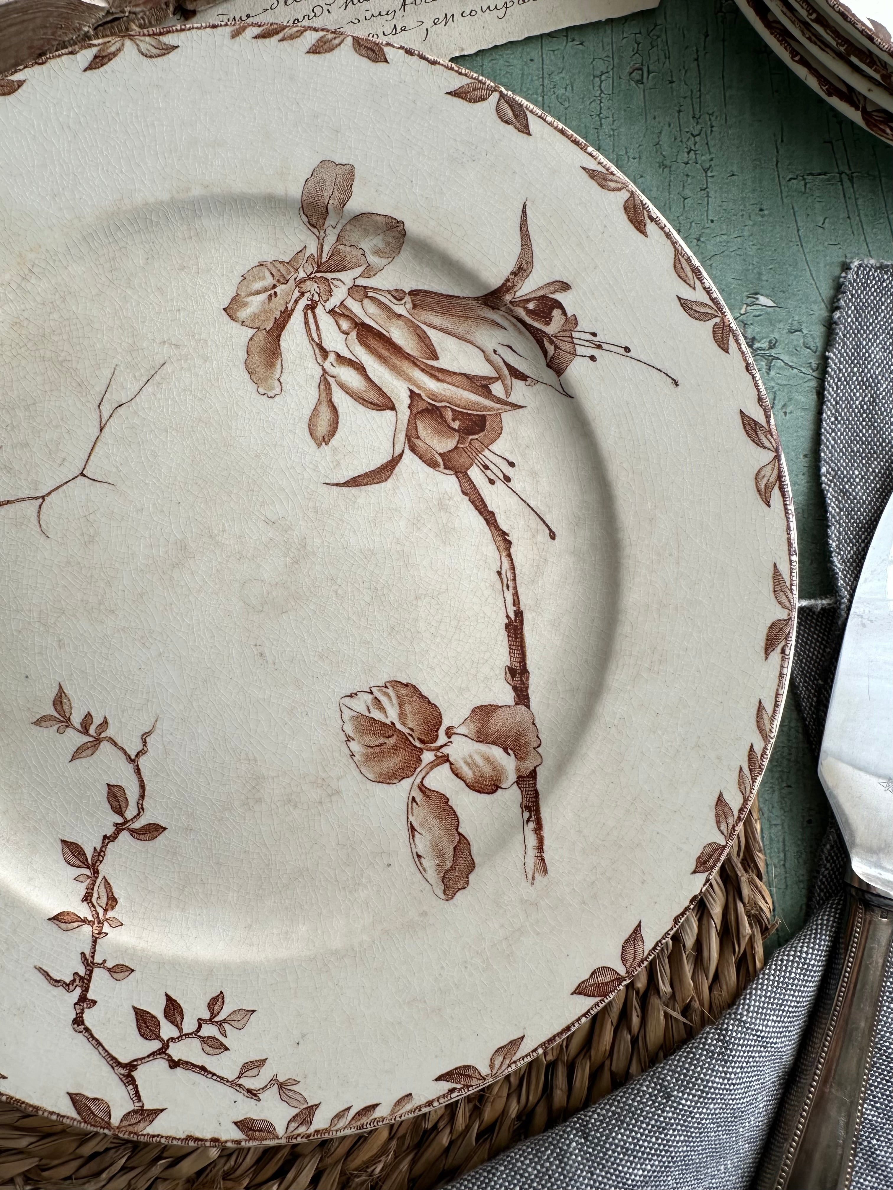 Plat piédouche Choisy le Roi modèle Oxford