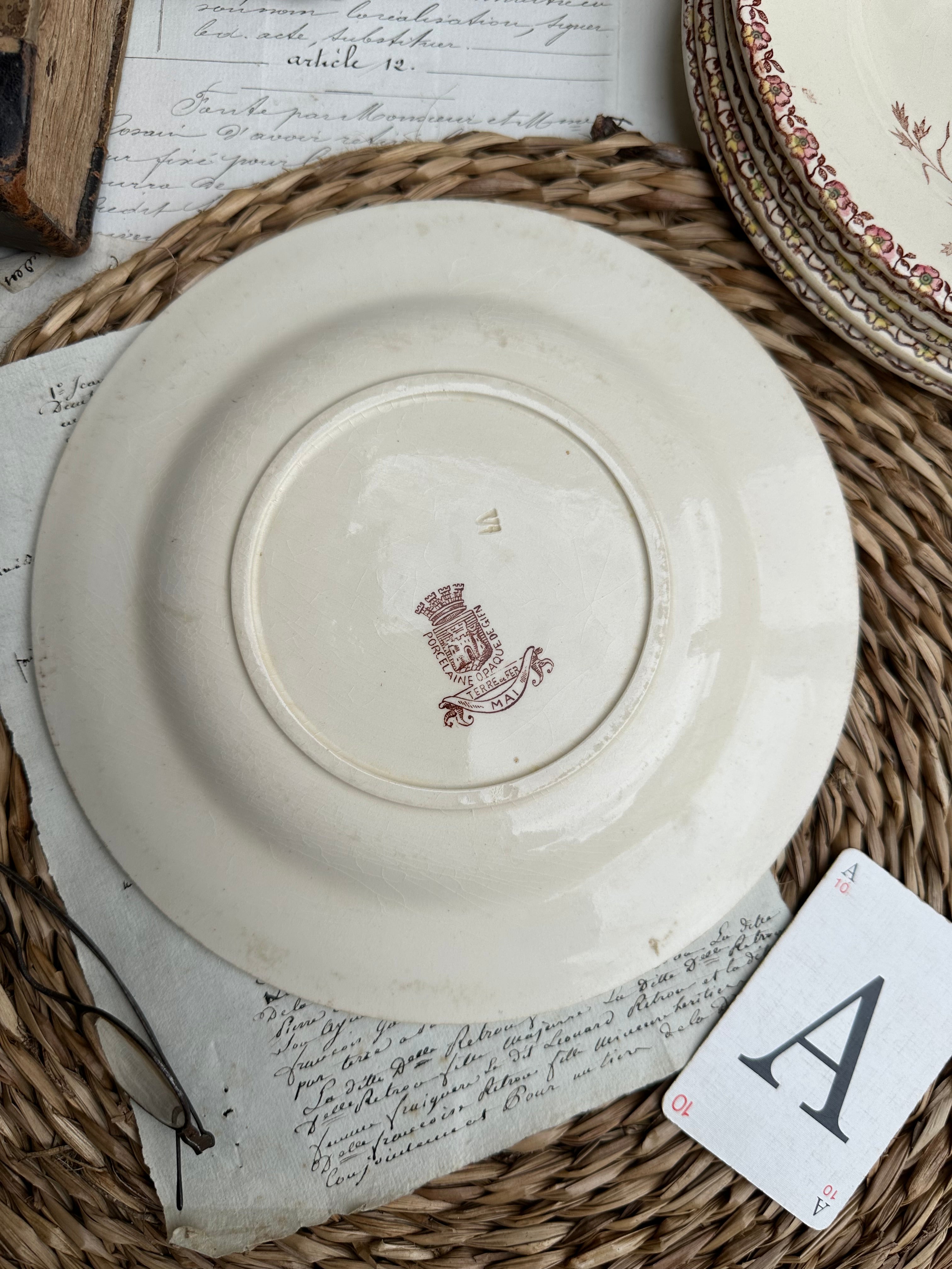 A. Assiette à dessert polychrome Gien modèle Mai
