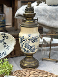 Ancienne lampe à pétrole Clairefonaine