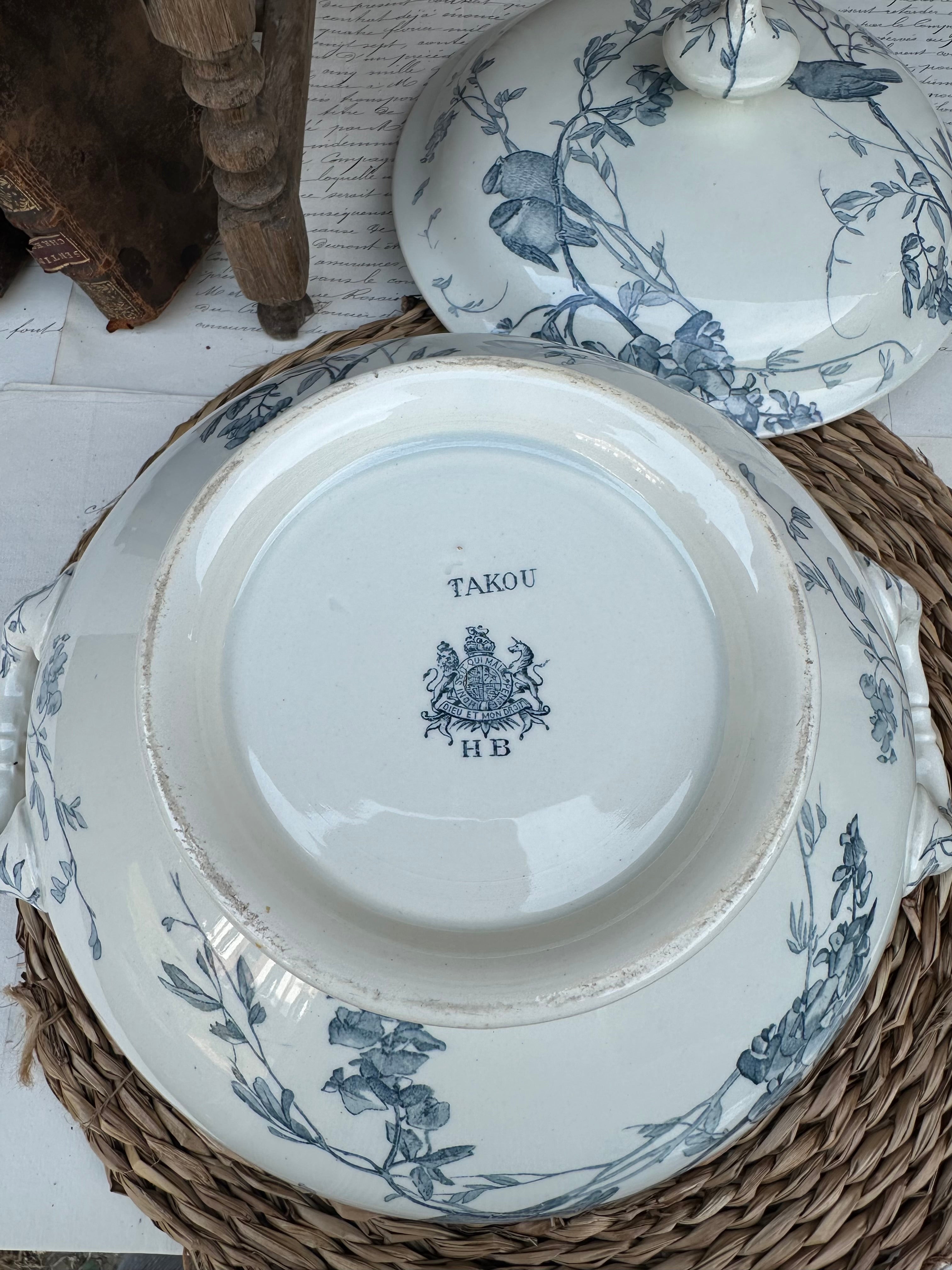 Rare and large Heathcote Bone Takou pattern soup tureen