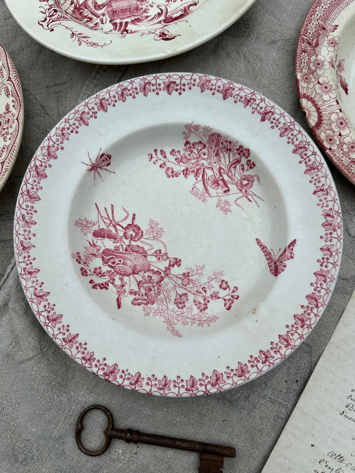 II. Set of 4 assorted deep plates