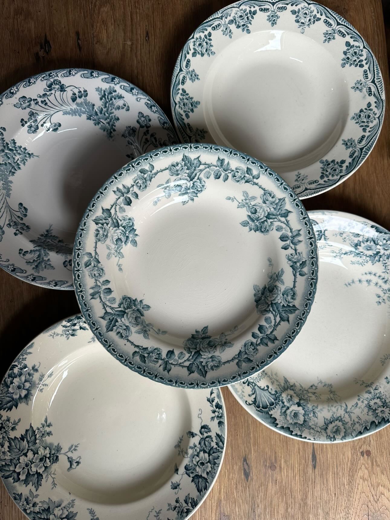 Suite de 5 assiettes creuse dépareillées