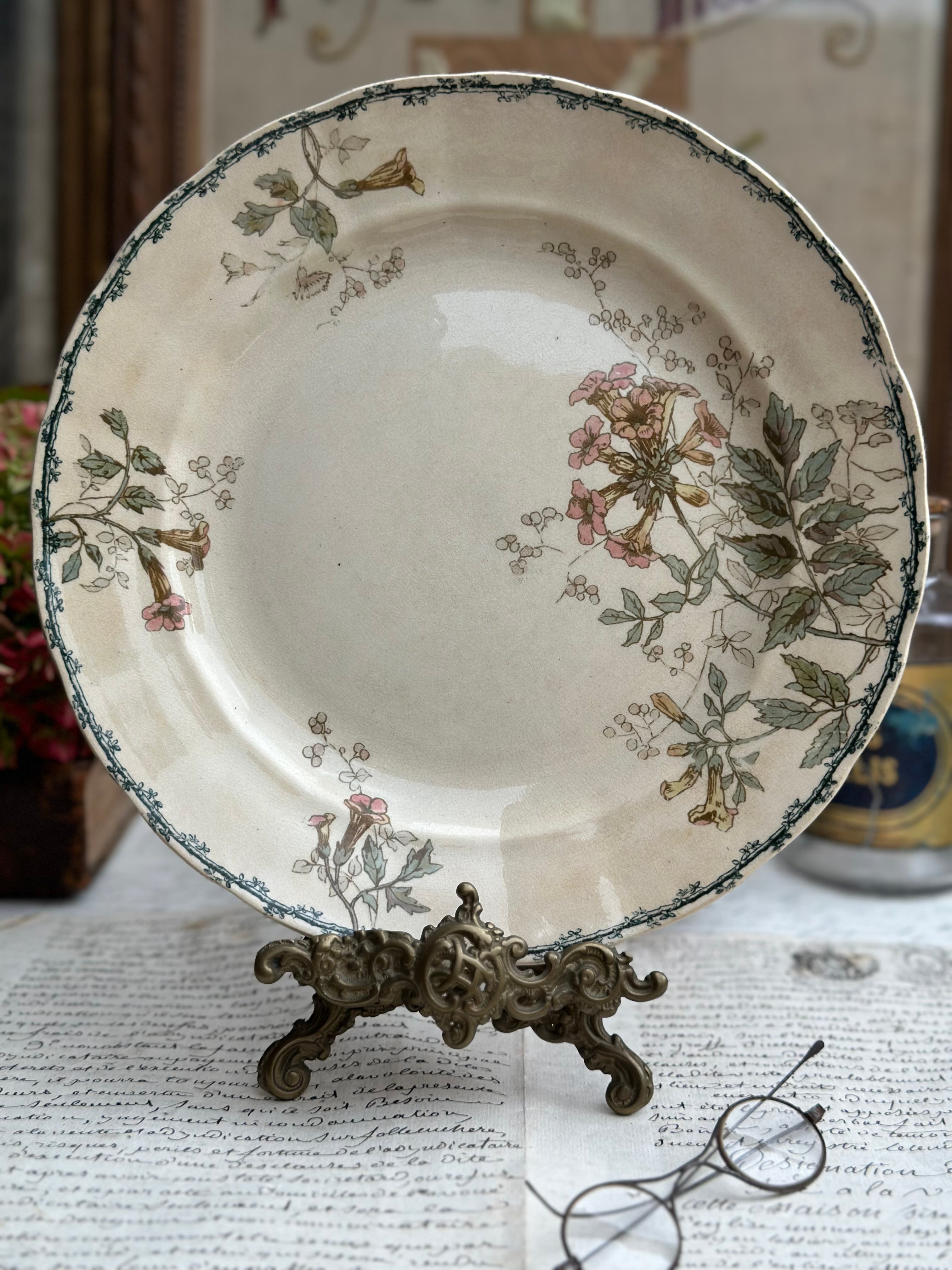 Assiette polychrome Choisy le Roi