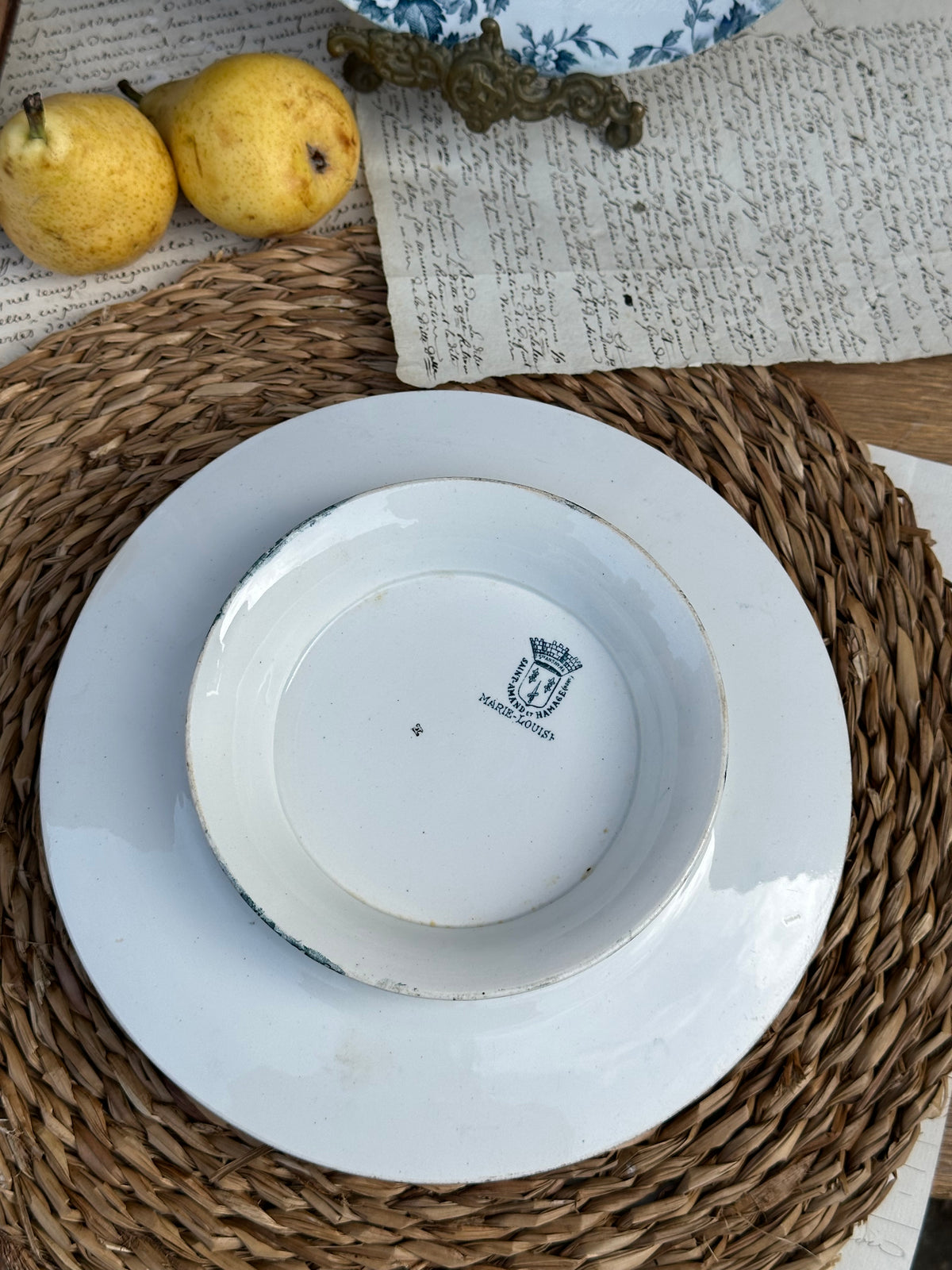 Plat piédouche St. Amand modèle Marie-Louise